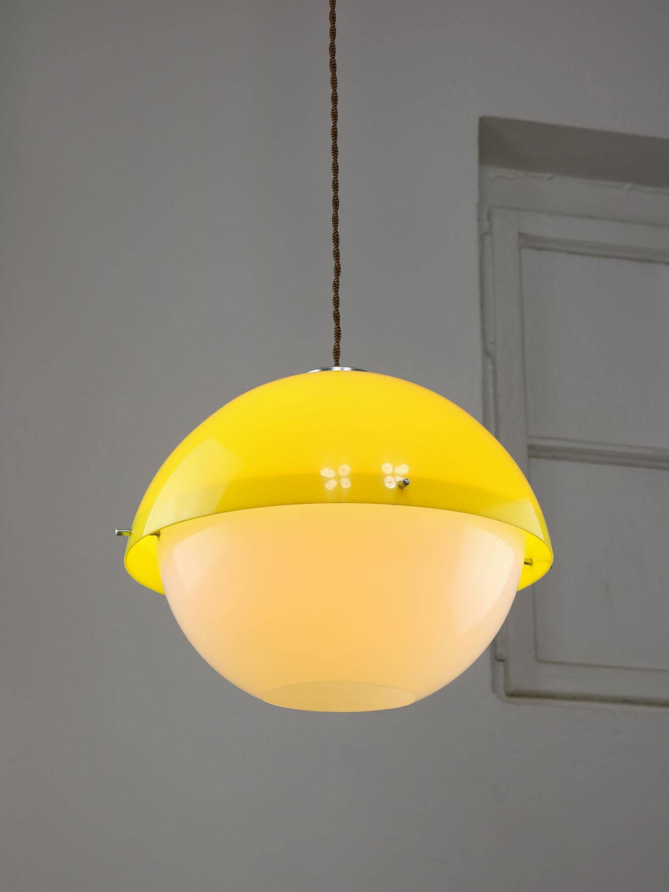 Italian Space Age Yellow Plexiglass Pendant Lamp, 1970s