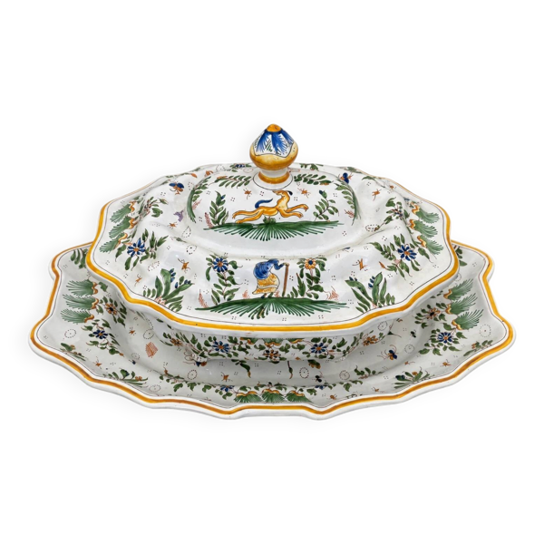 Soupière couverte et son présentoir en faïence – Décor polychrom