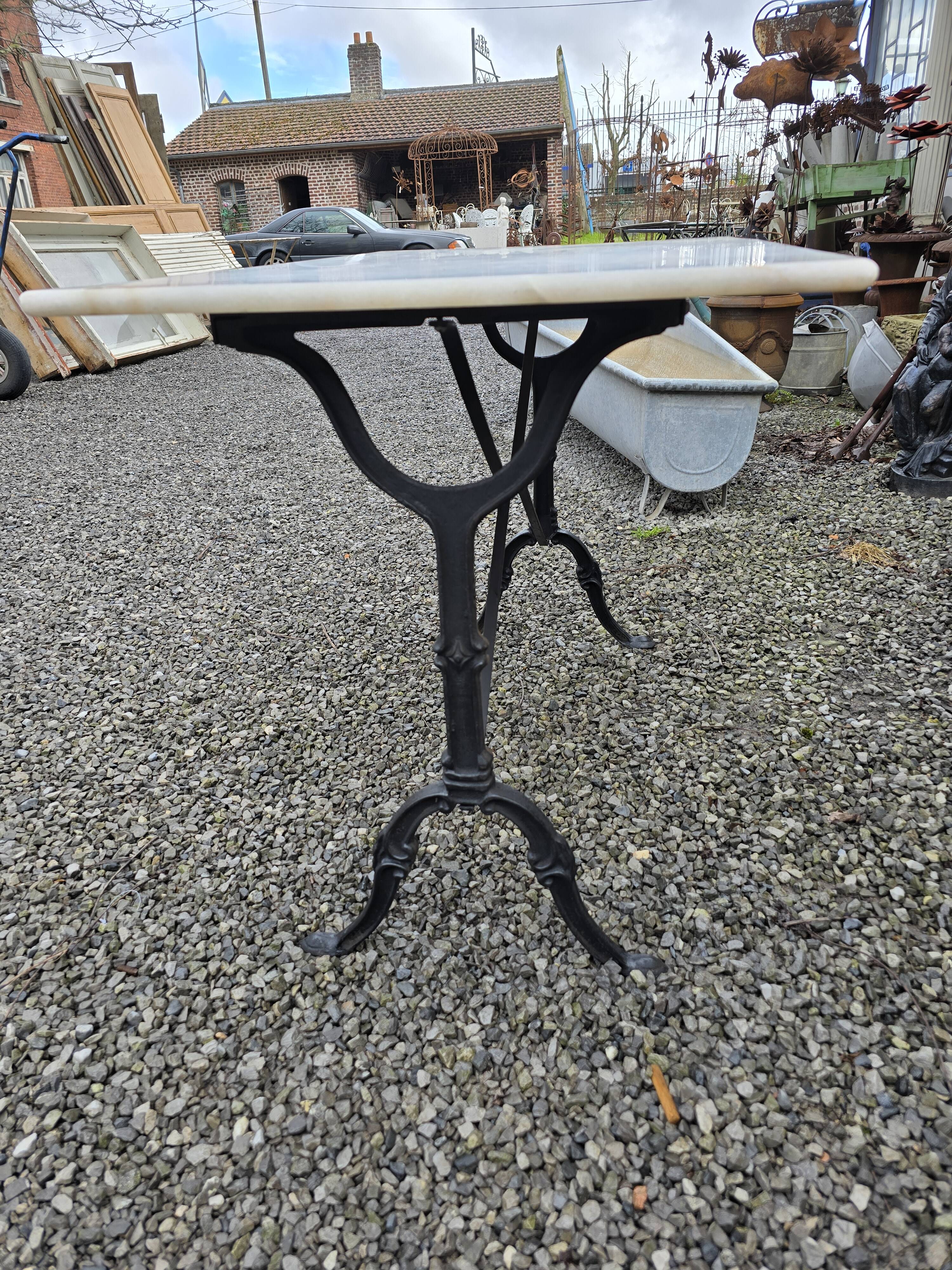 Table bistrot plateau en marbre