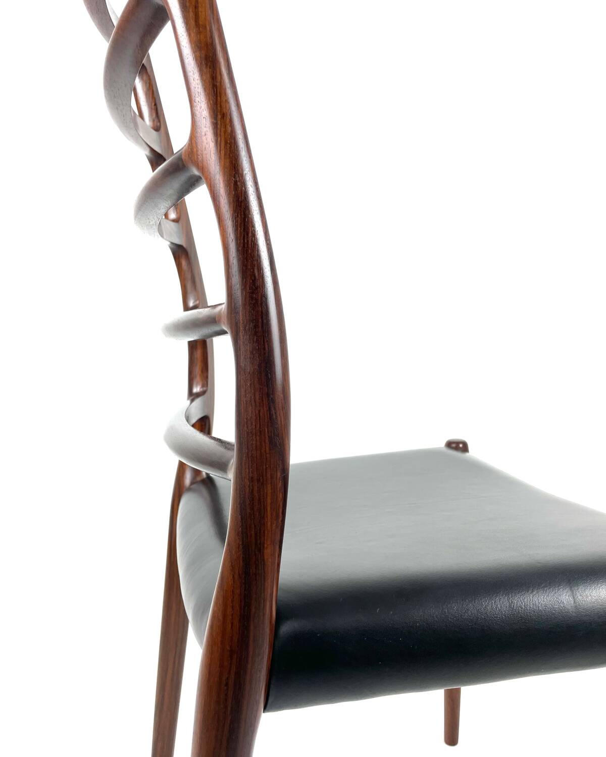 Set of 2 Niels Møller Model No 82 Chairs in Rosewood & Leather Denmark 60’s