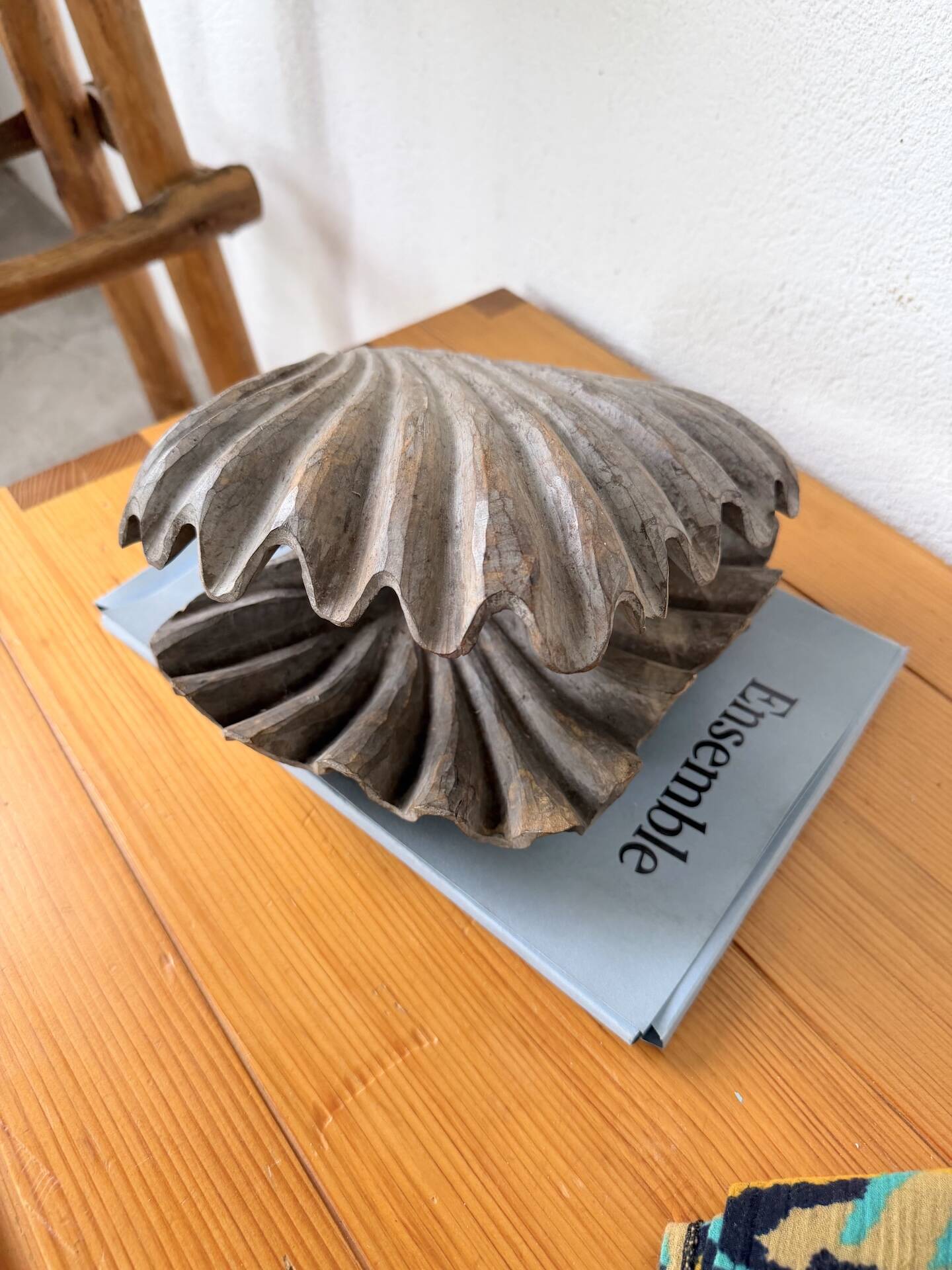 Brutalist wood shell sculpture box 1900