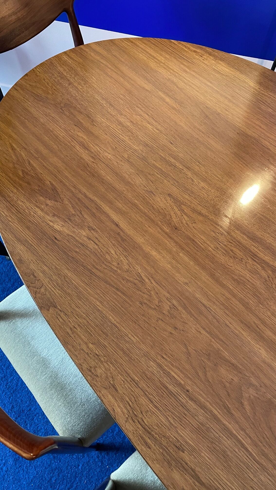 Italian oval dining table from the 60s