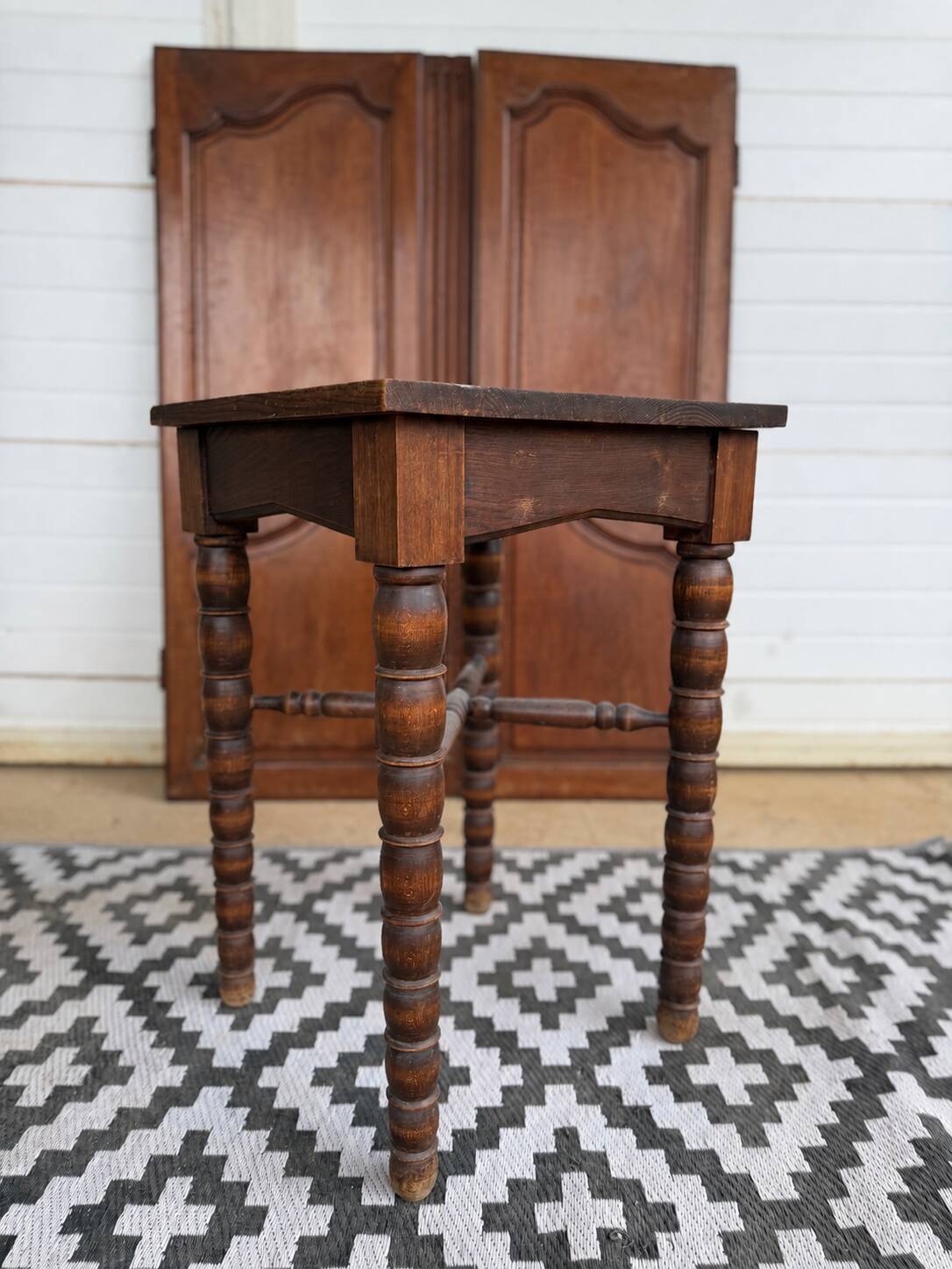 Small antique side table - turned legs - Louis XII inspiration