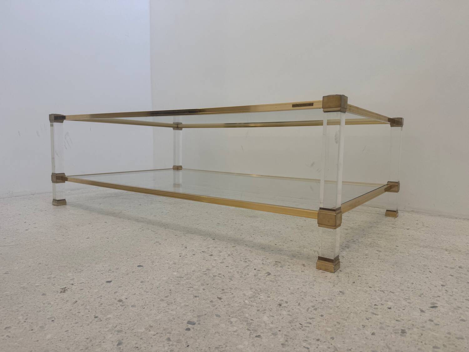 Table basse Plexi et alu doré, Pierre Vandel, 1970s