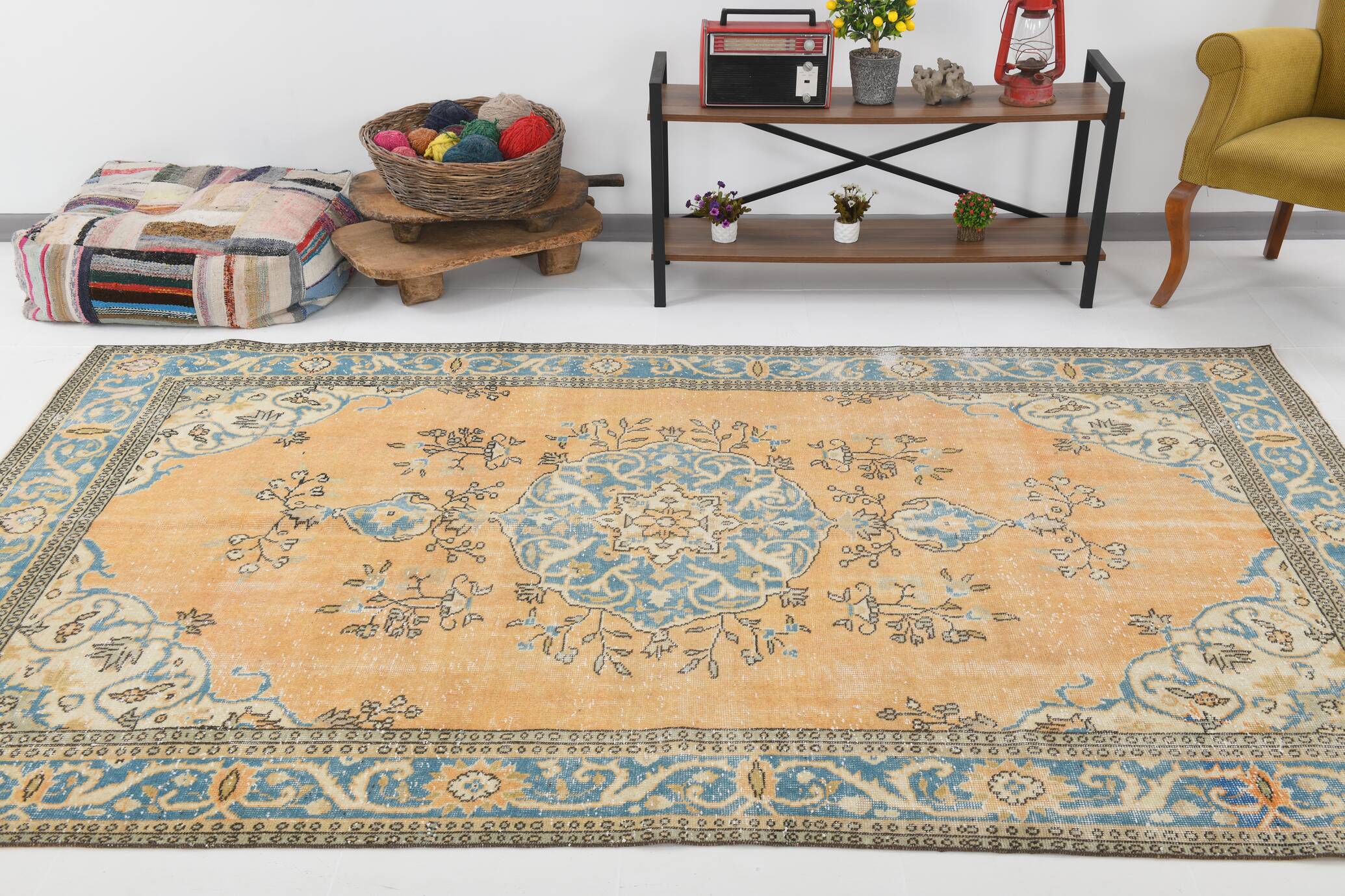6x9 Shades Of Orange & Blue Vintage Rug, 186x289Cm
