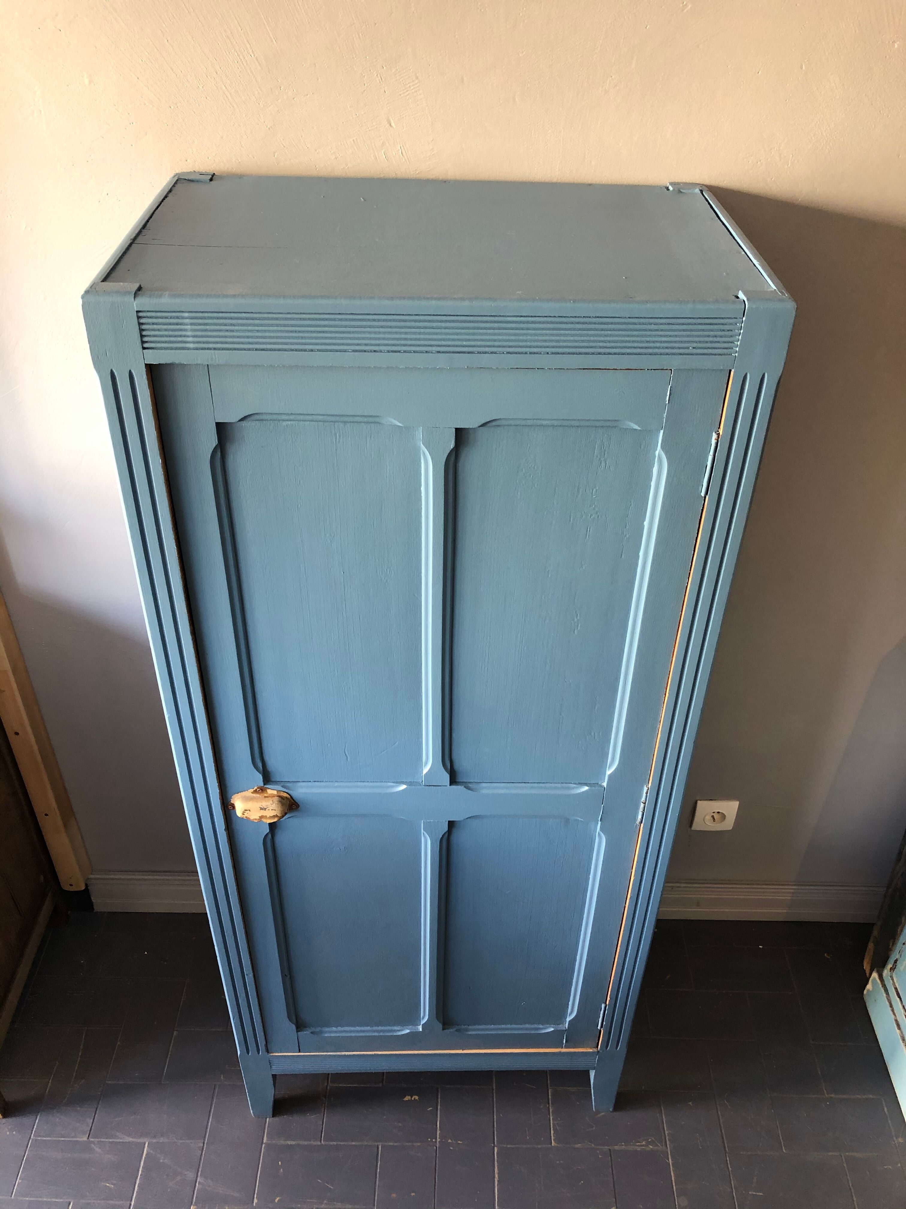 Vintage parisian wardrobe