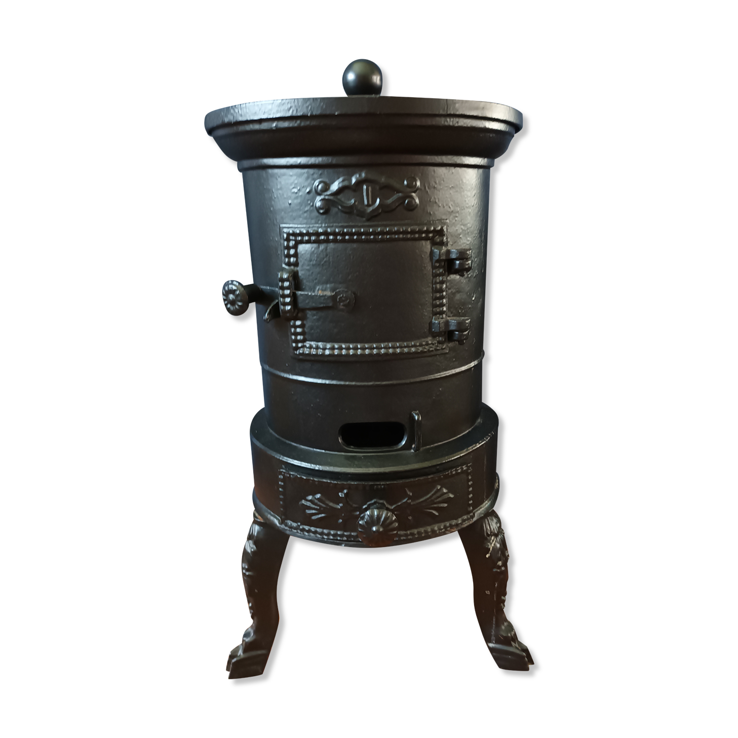 Cast iron stove