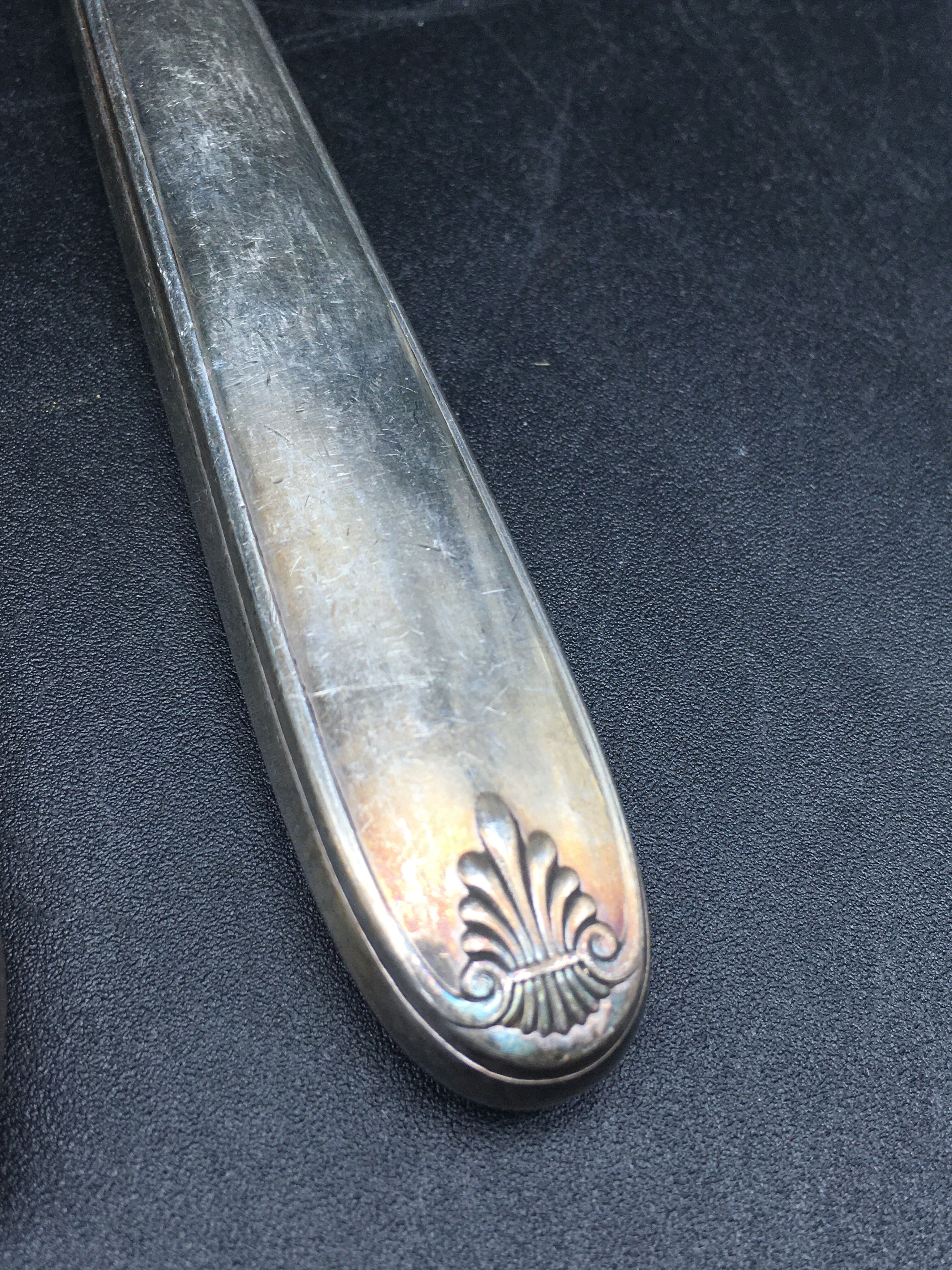 6 table knives in silver metal model coquille