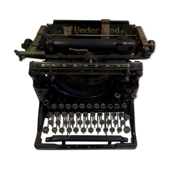Machine à écrire Undrewood