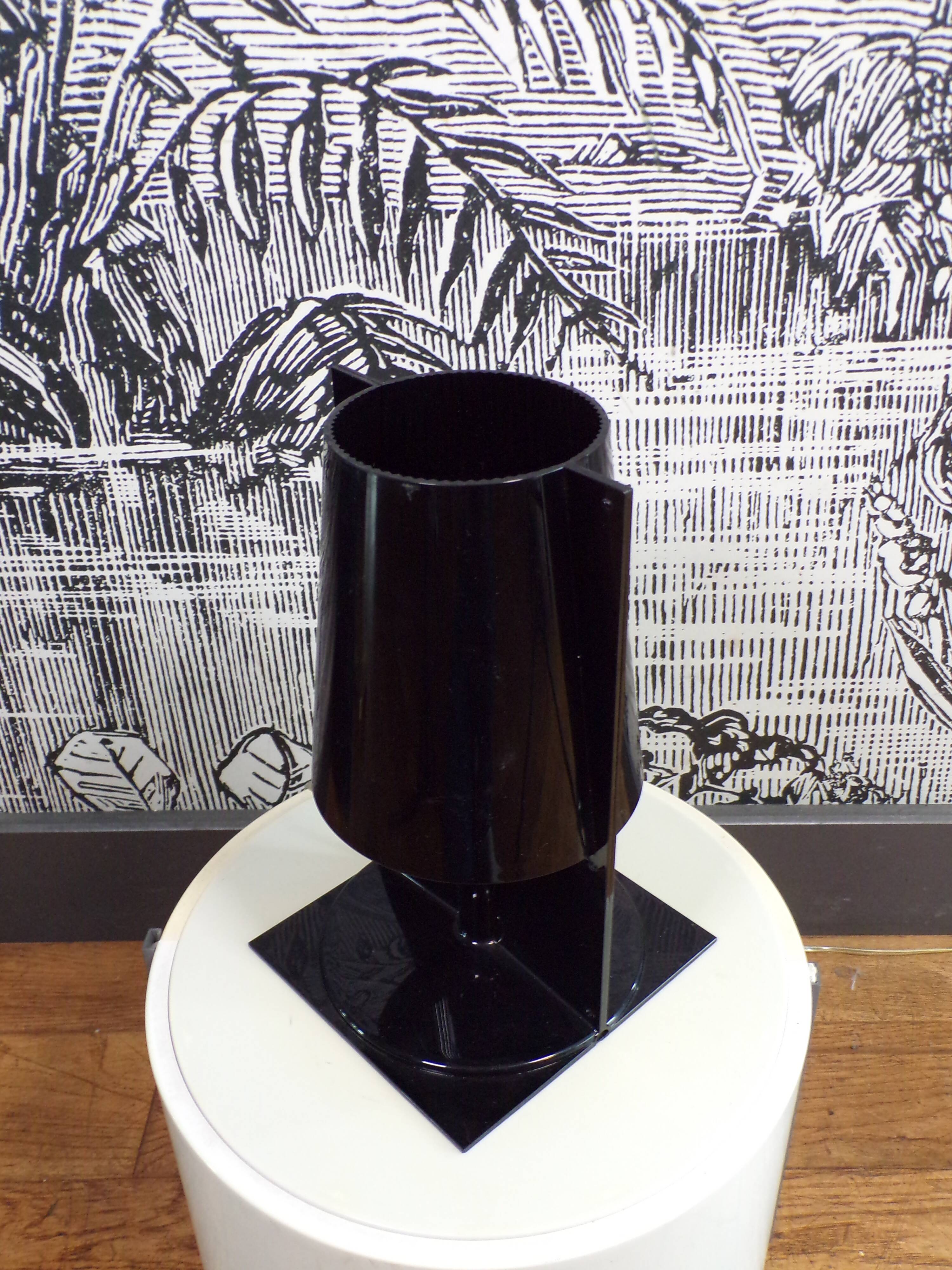 Lampe Kartell Take noire par Ferrucio Laviani