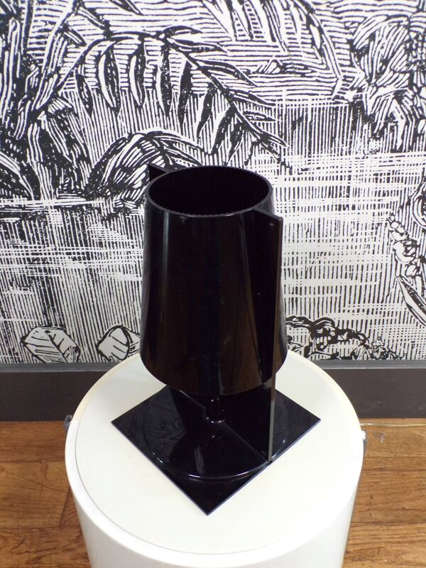 Lampe Kartell Take noire par Ferrucio Laviani