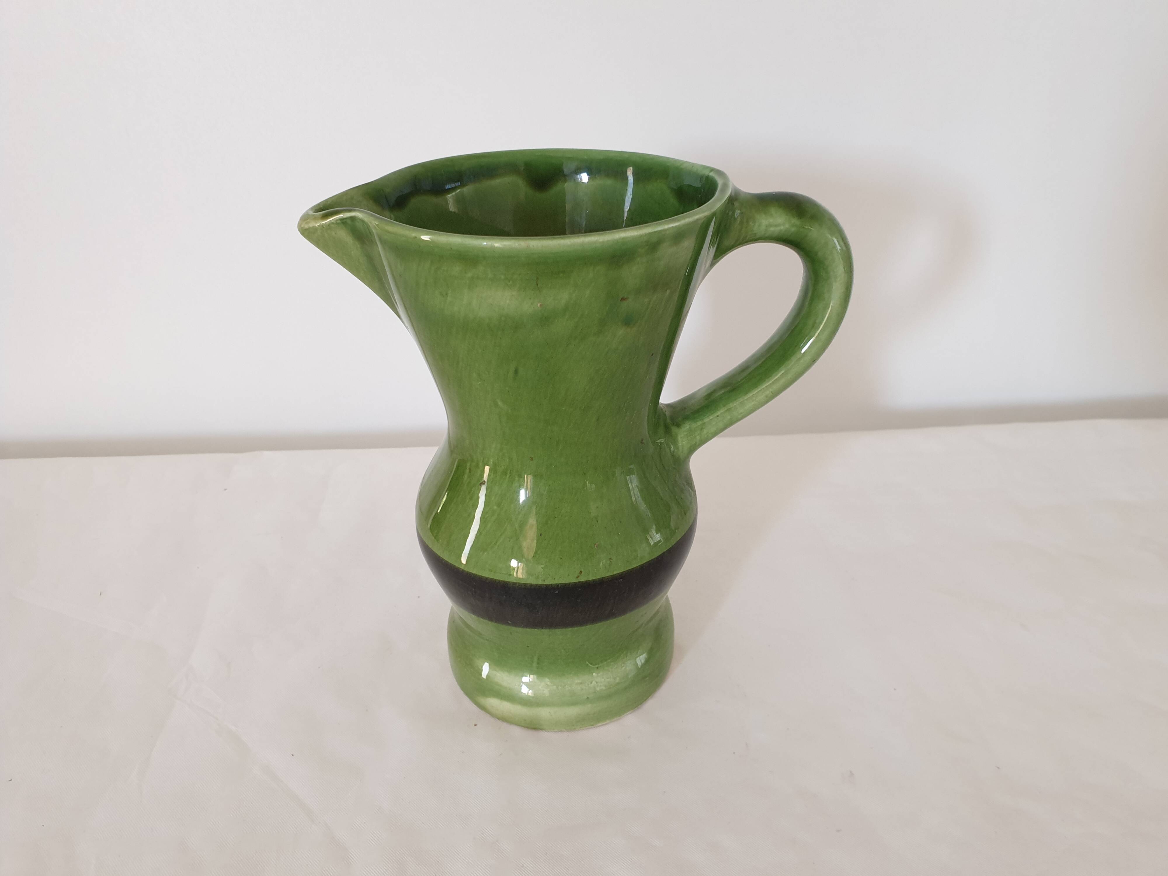 Green ceramic pitcher signed Longchamp - height 18.5cm