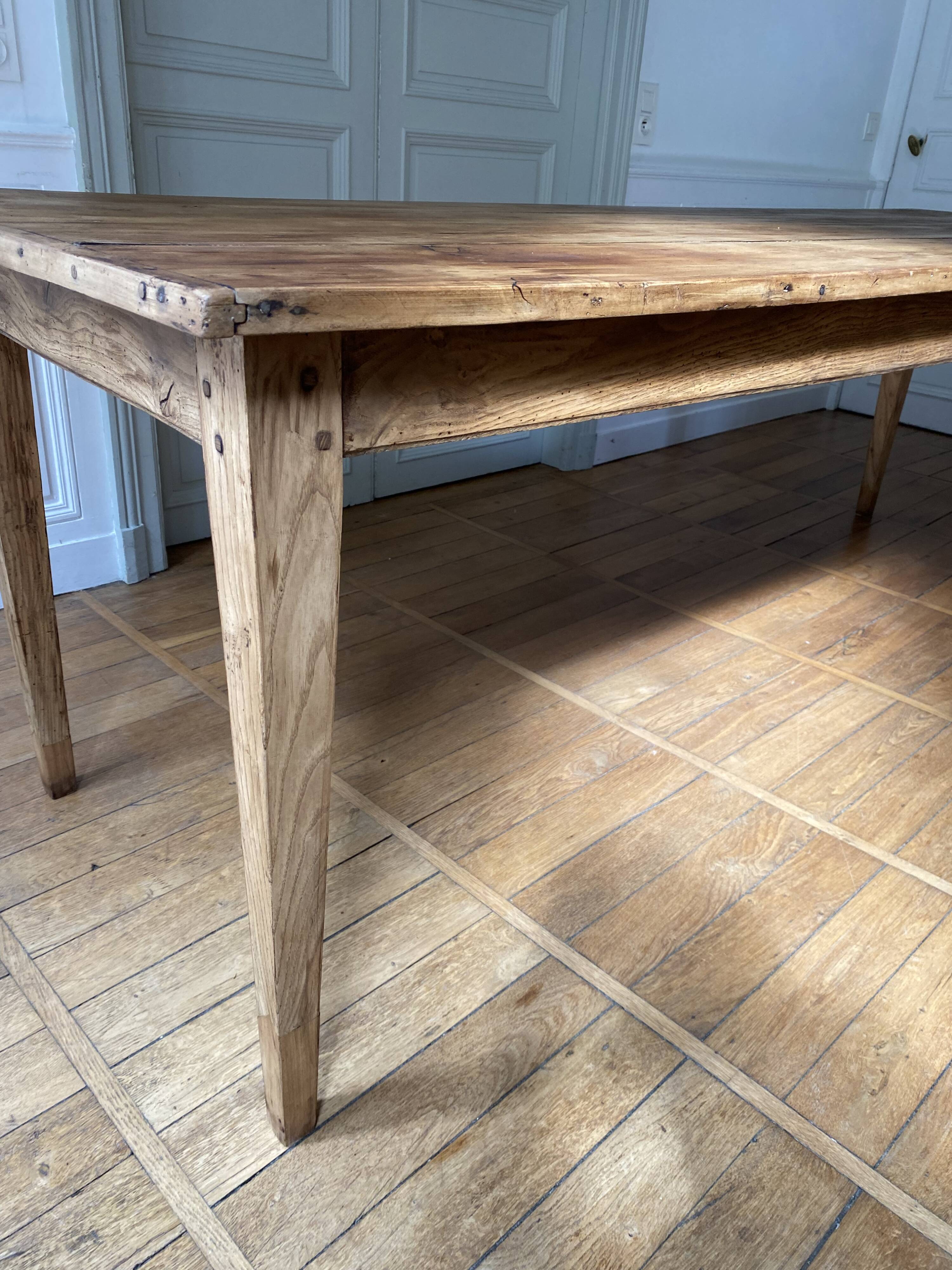 Farm table for 10/12 people.