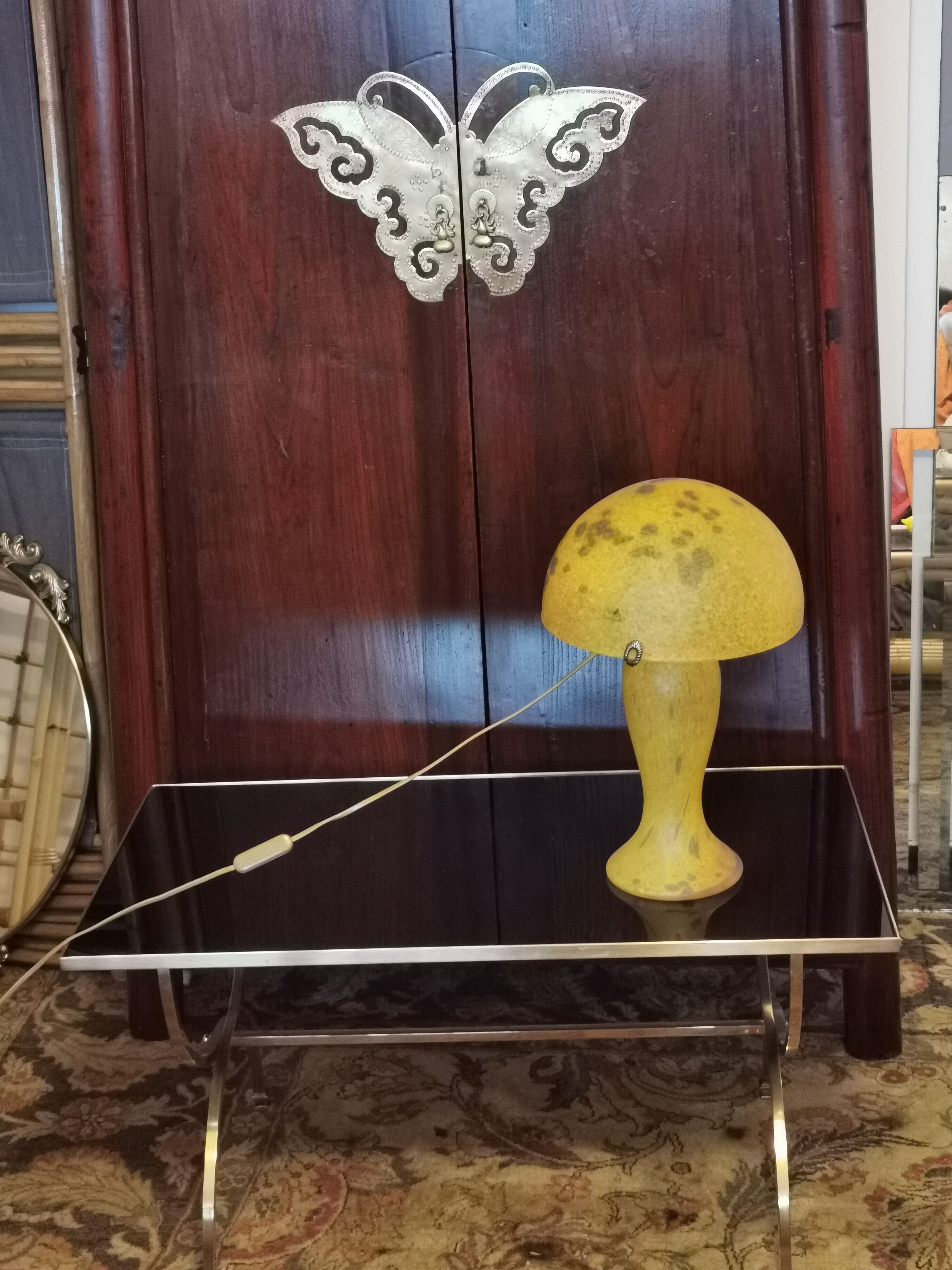 Lamp mushroom blown glass mouth