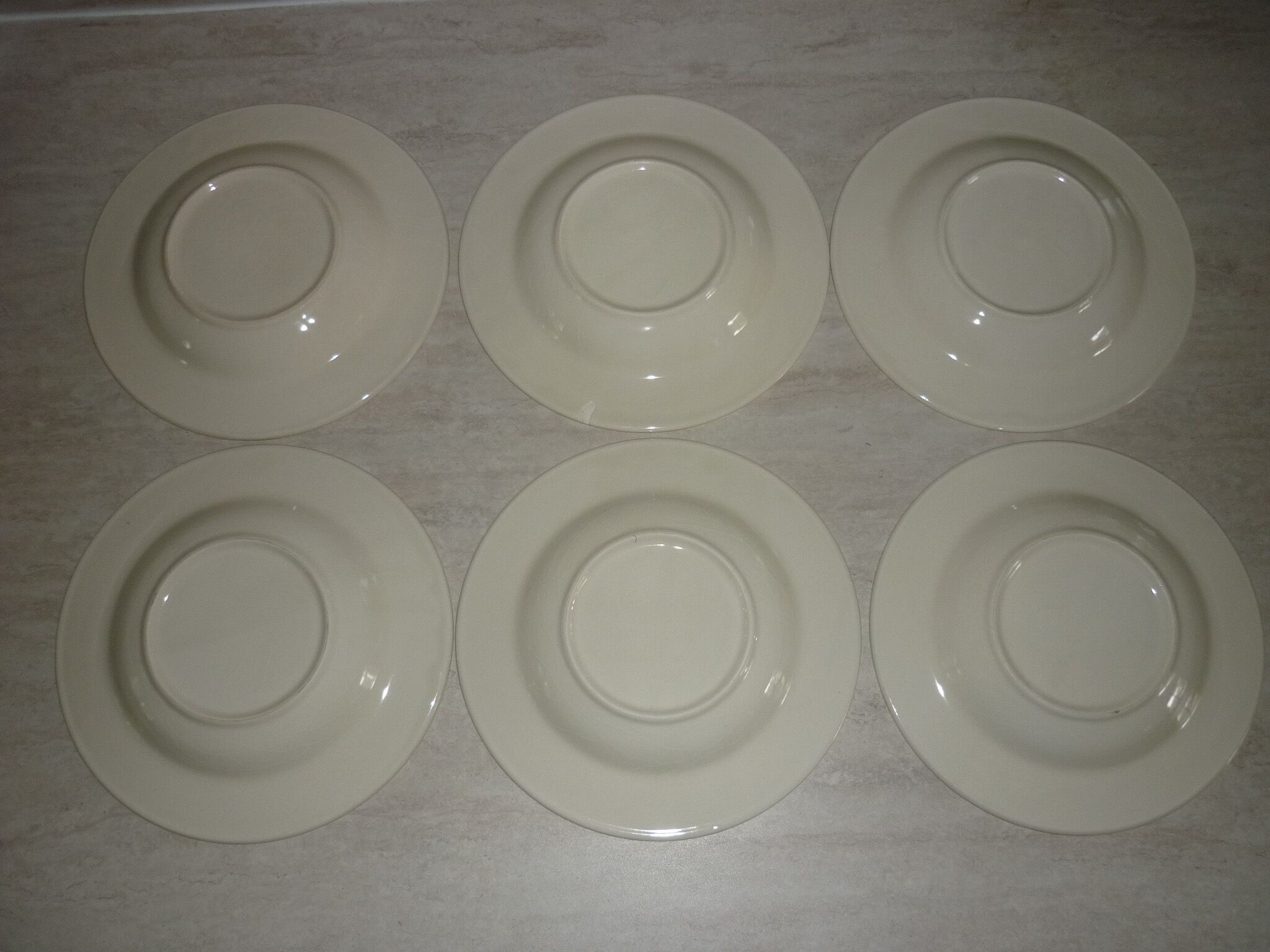 Set of 6 old hollow plates in beige and red earthenware