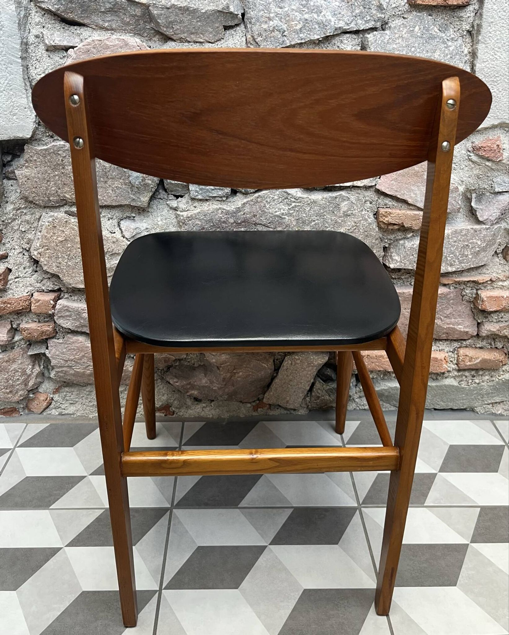Chaise scandinave années 60 Skaï noir