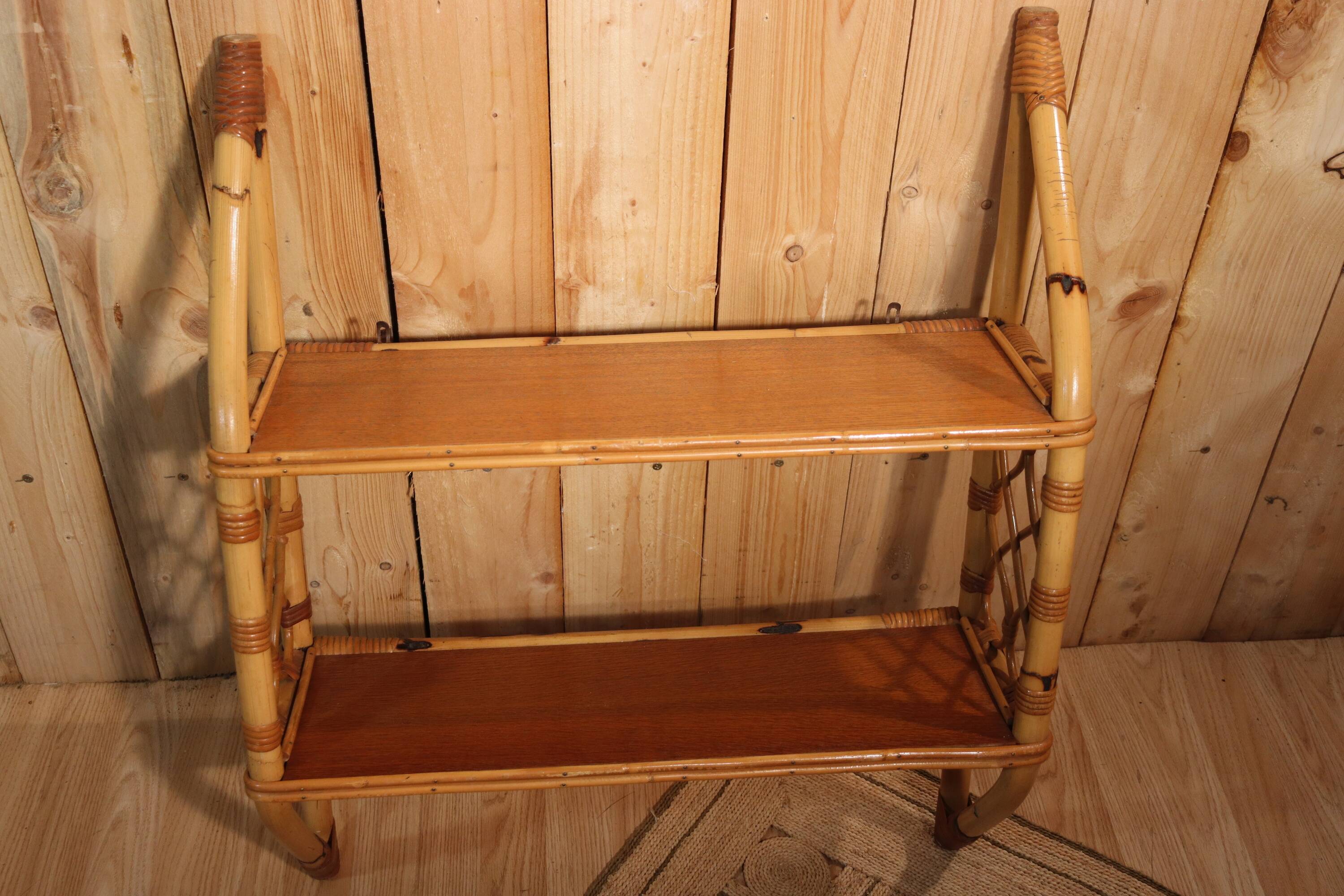 Etagère murale en rotin vintage