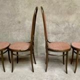 Série de 4 anciennes chaises bistrot Thonet en bois courbé