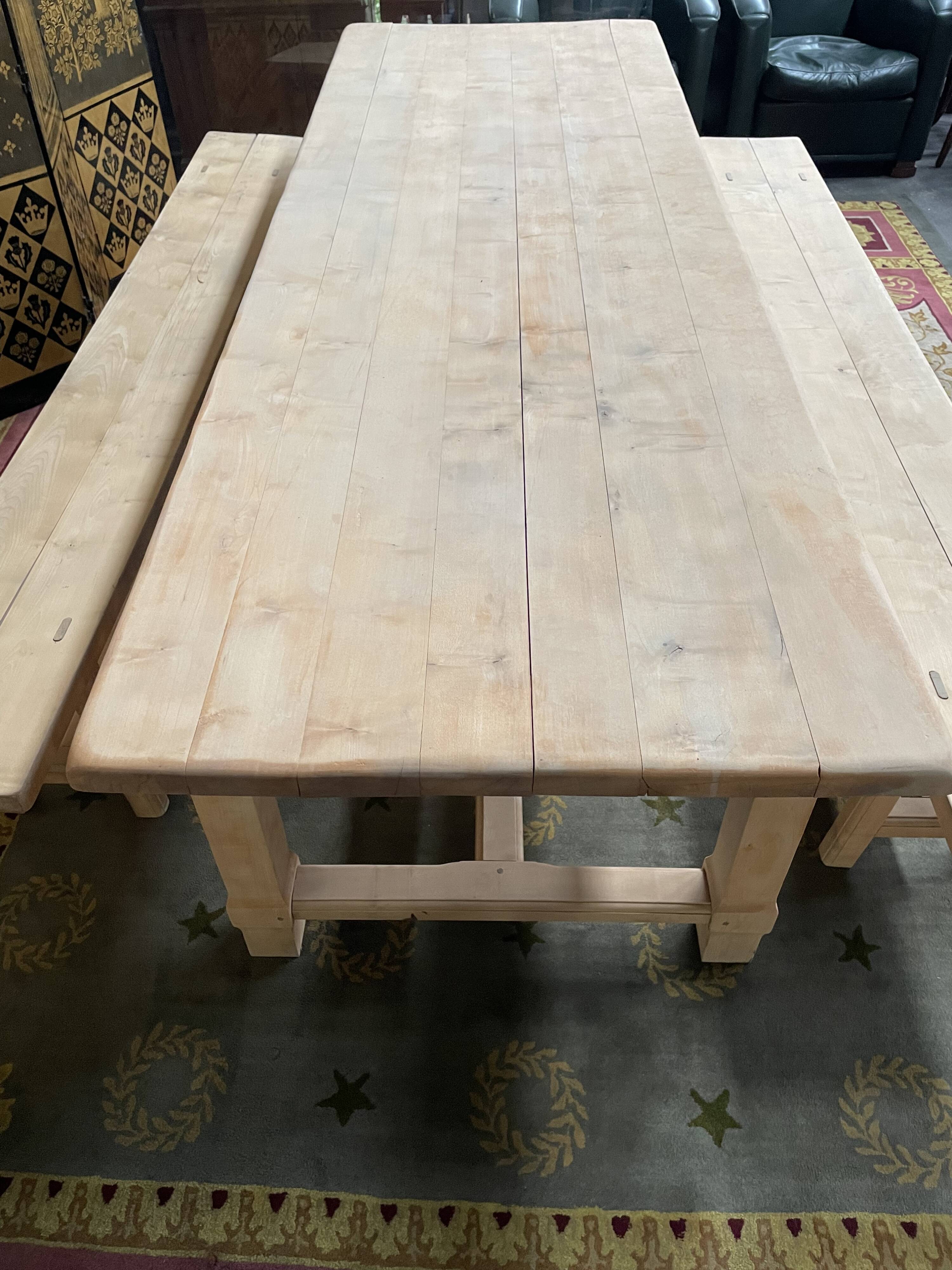Farmhouse table and its two aero gummed benches