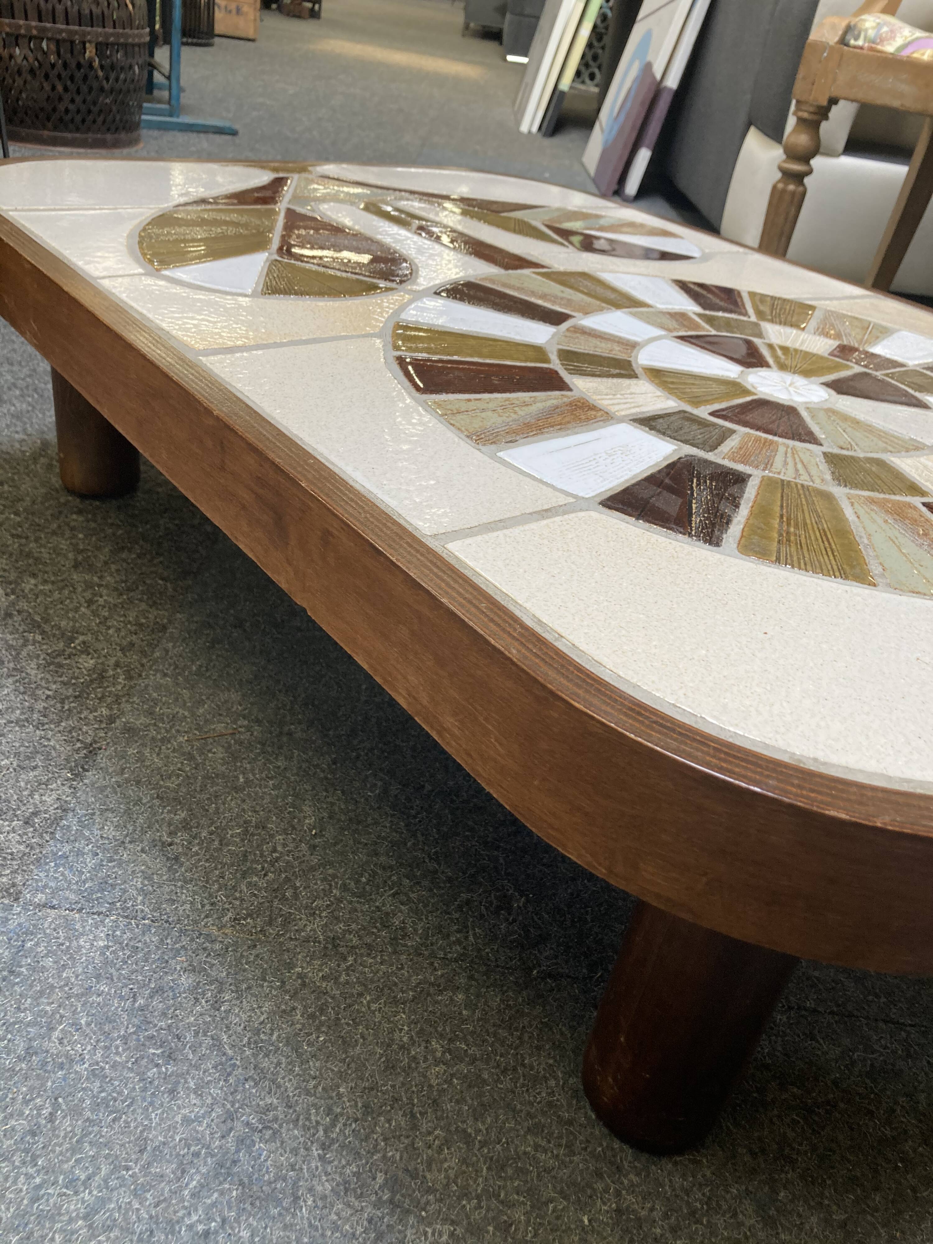 Ceramic coffee table Roger Capron shogun flower