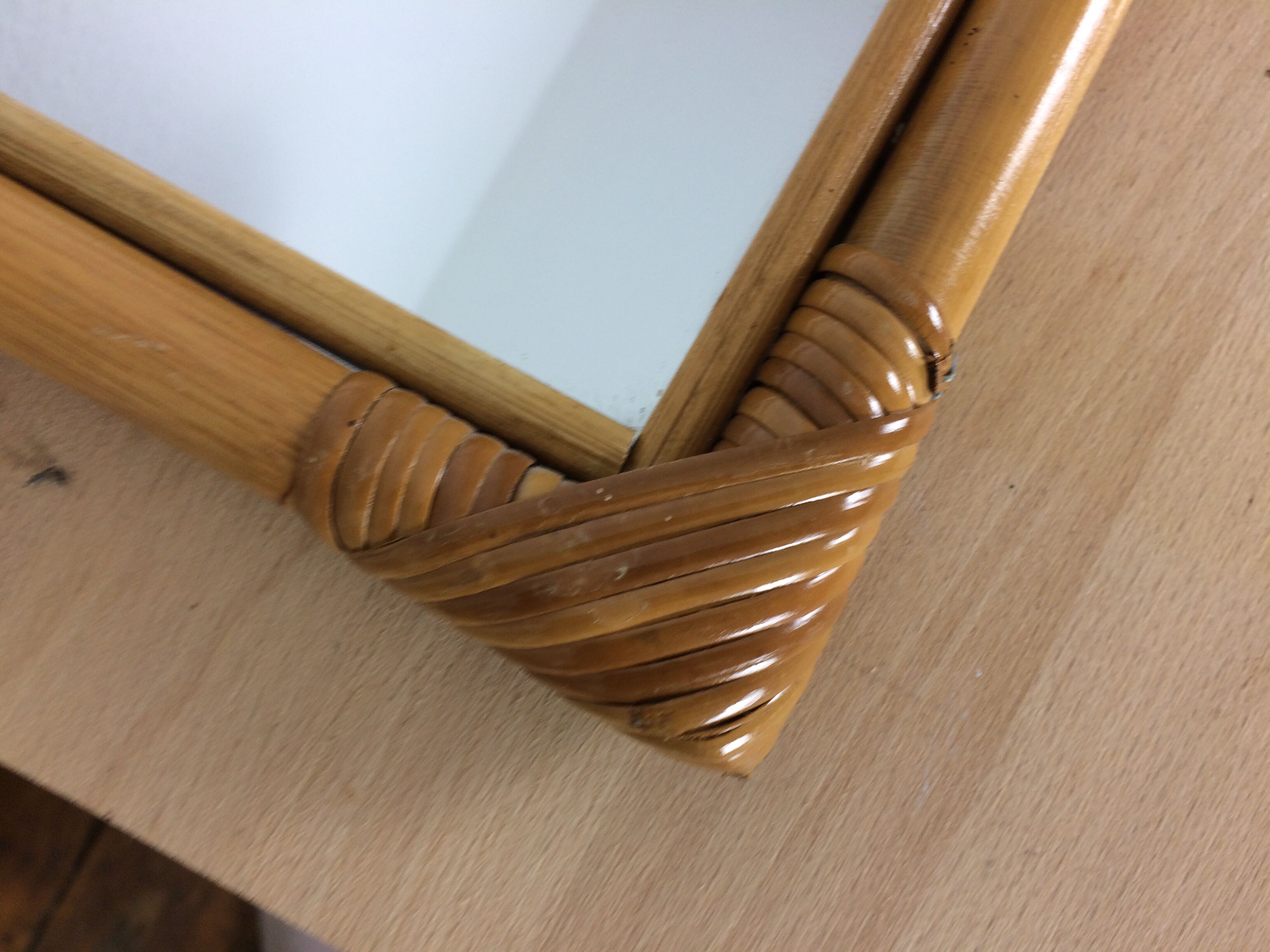 54 x 34 cm rattan mirror