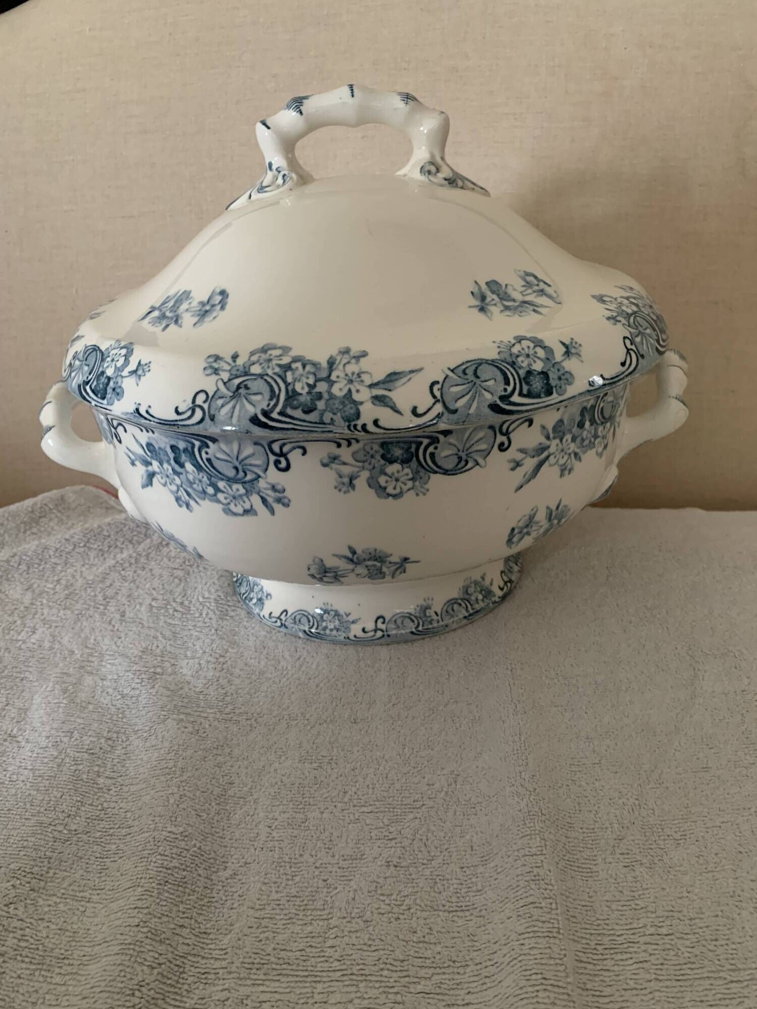 Vintage soup tureen Longwy pottery