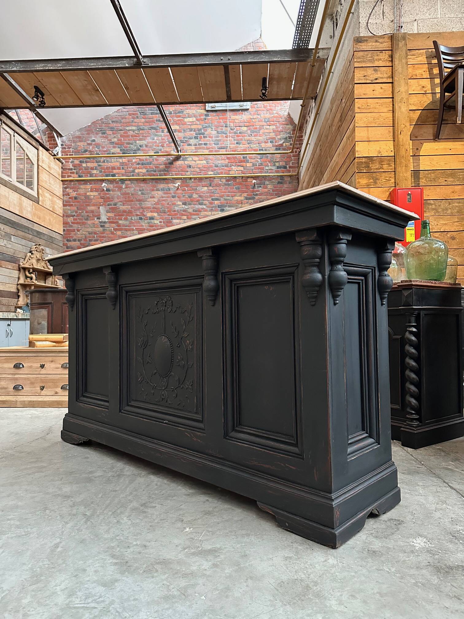 Early 20th century bar counter