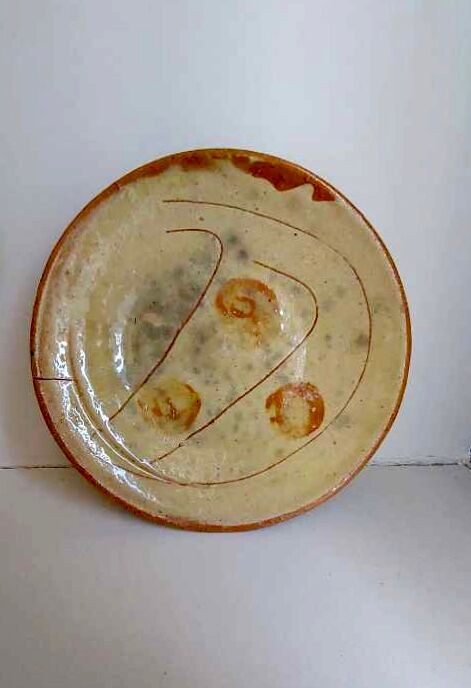 Decorated terracotta duo of dishes