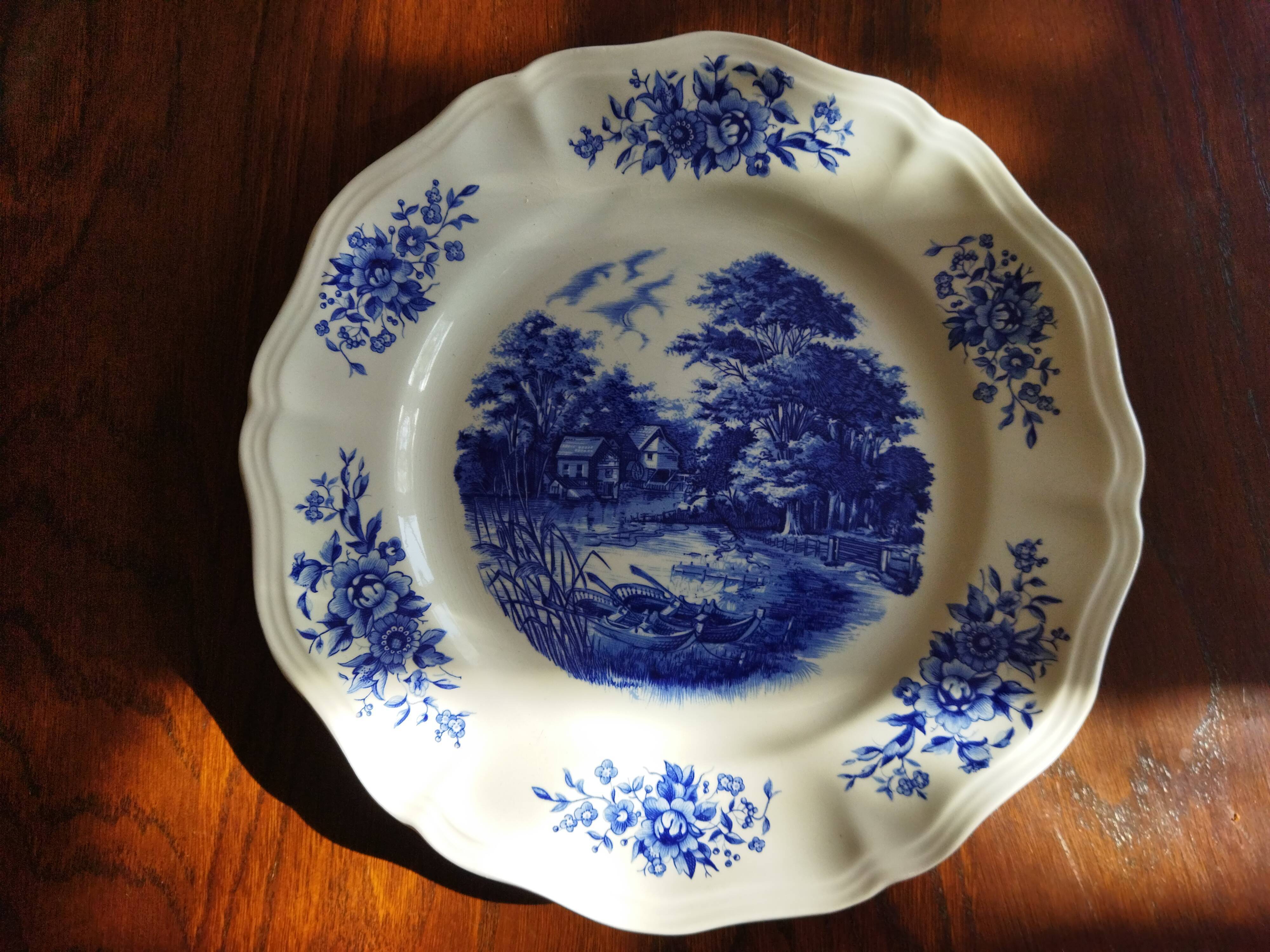 Six blue & white plates Gien, Villeroy & Boch, Sarreguemines, W.Adams (Tunstall) and K&G Luneville