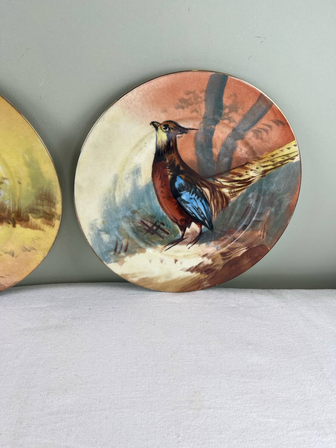 Set of decorative plates