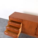 Buffet en teck danois du milieu du siècle, années 1960.