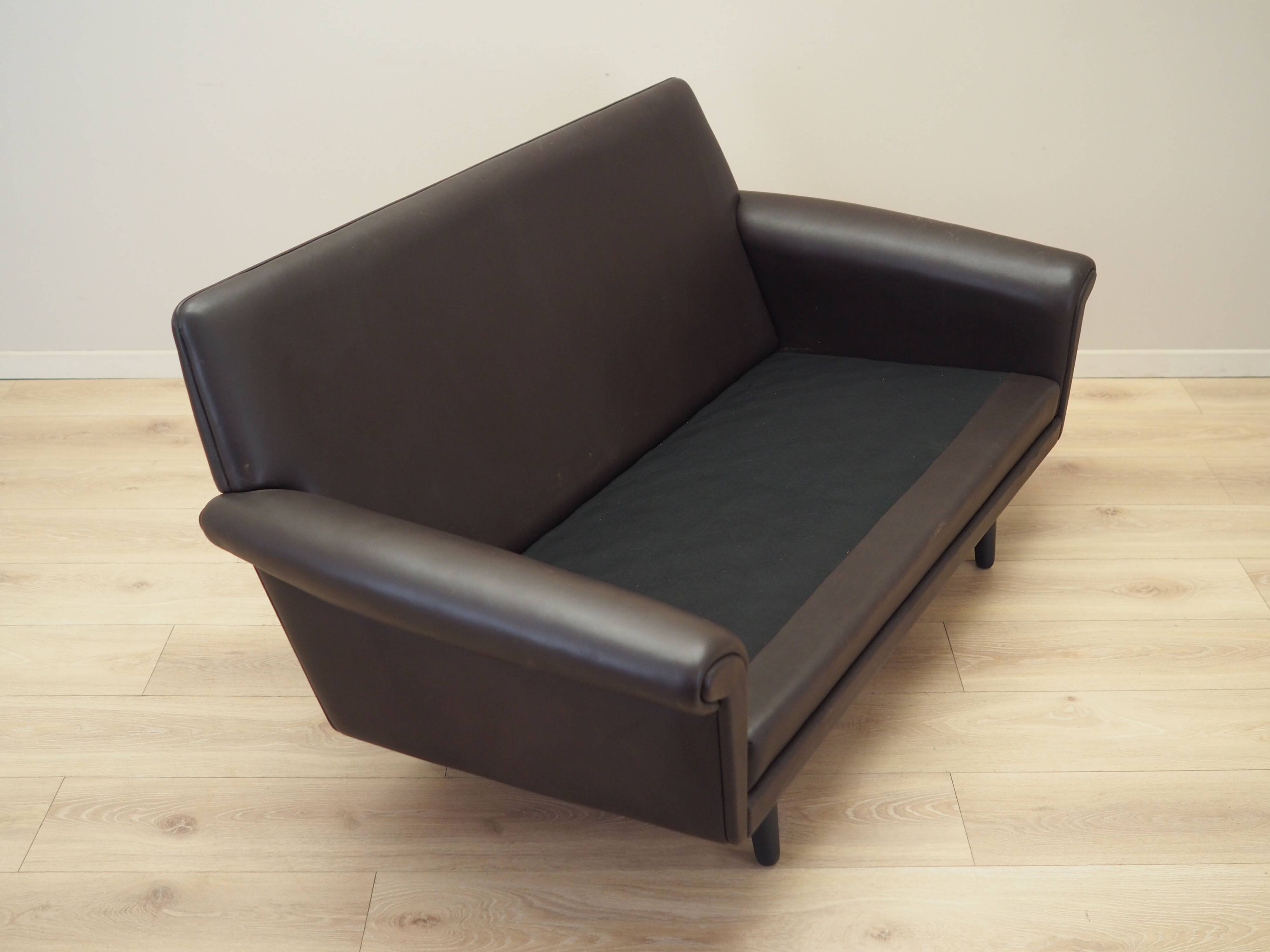 Brown leather sofa, Danish design, 1960s, designer: Aage Christiansen