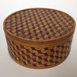 With lid rattan basket
