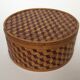 With lid rattan basket