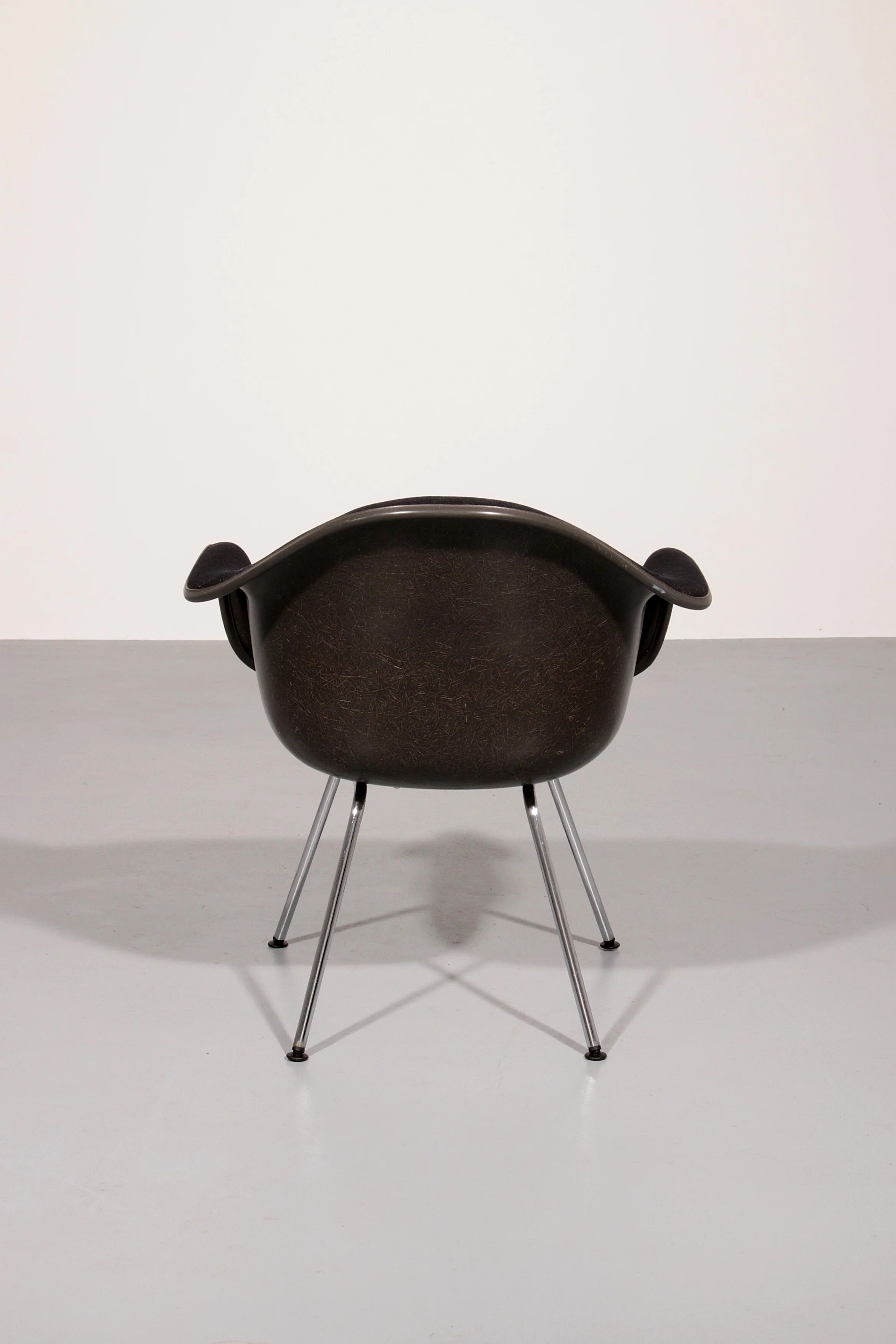Dining chairs by Charles Eames and Ray Eames Model Dax 1970