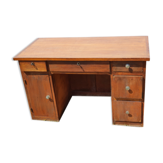 Vintage teachers' desk with 2 boxes