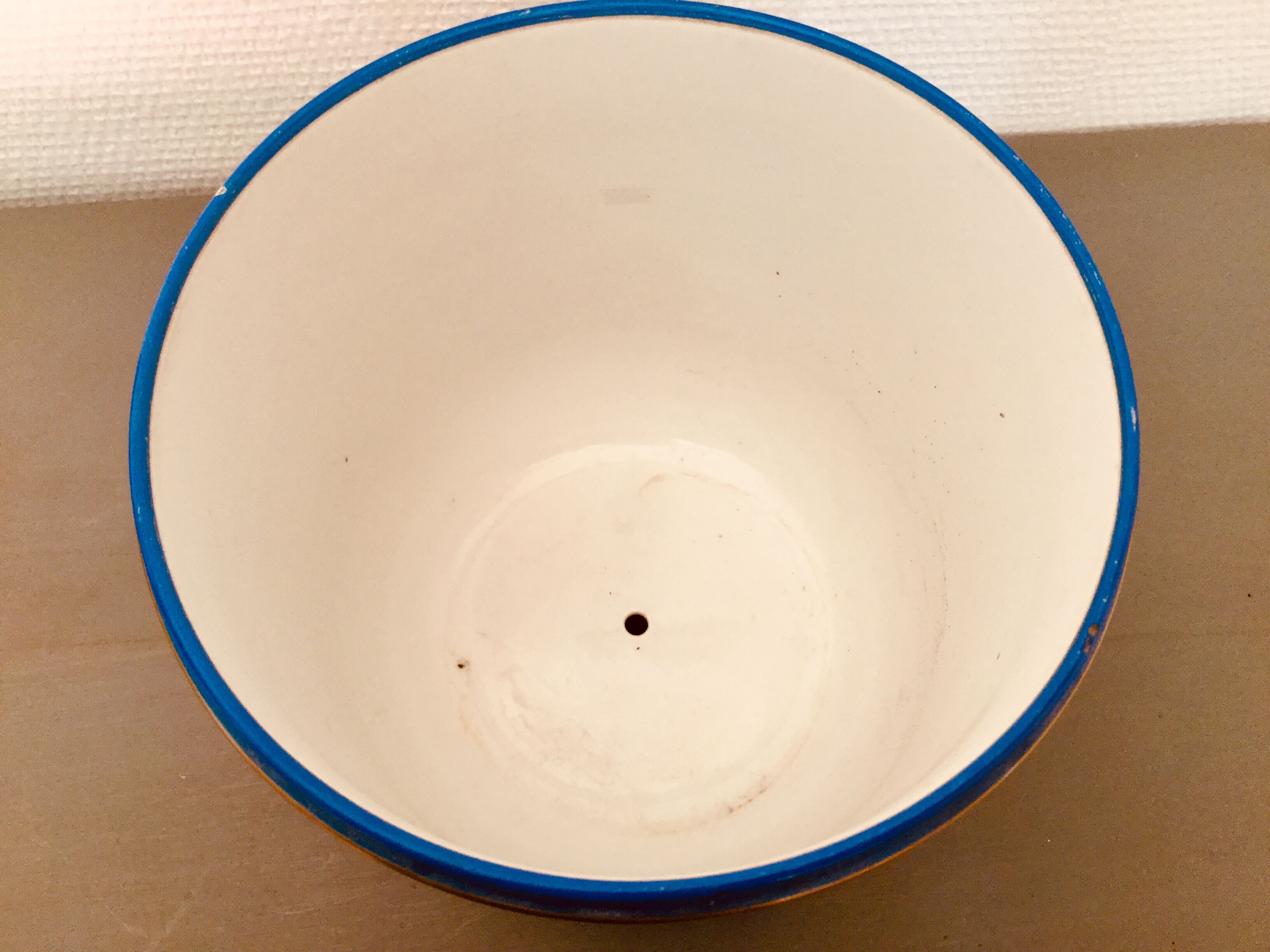 Cache pot