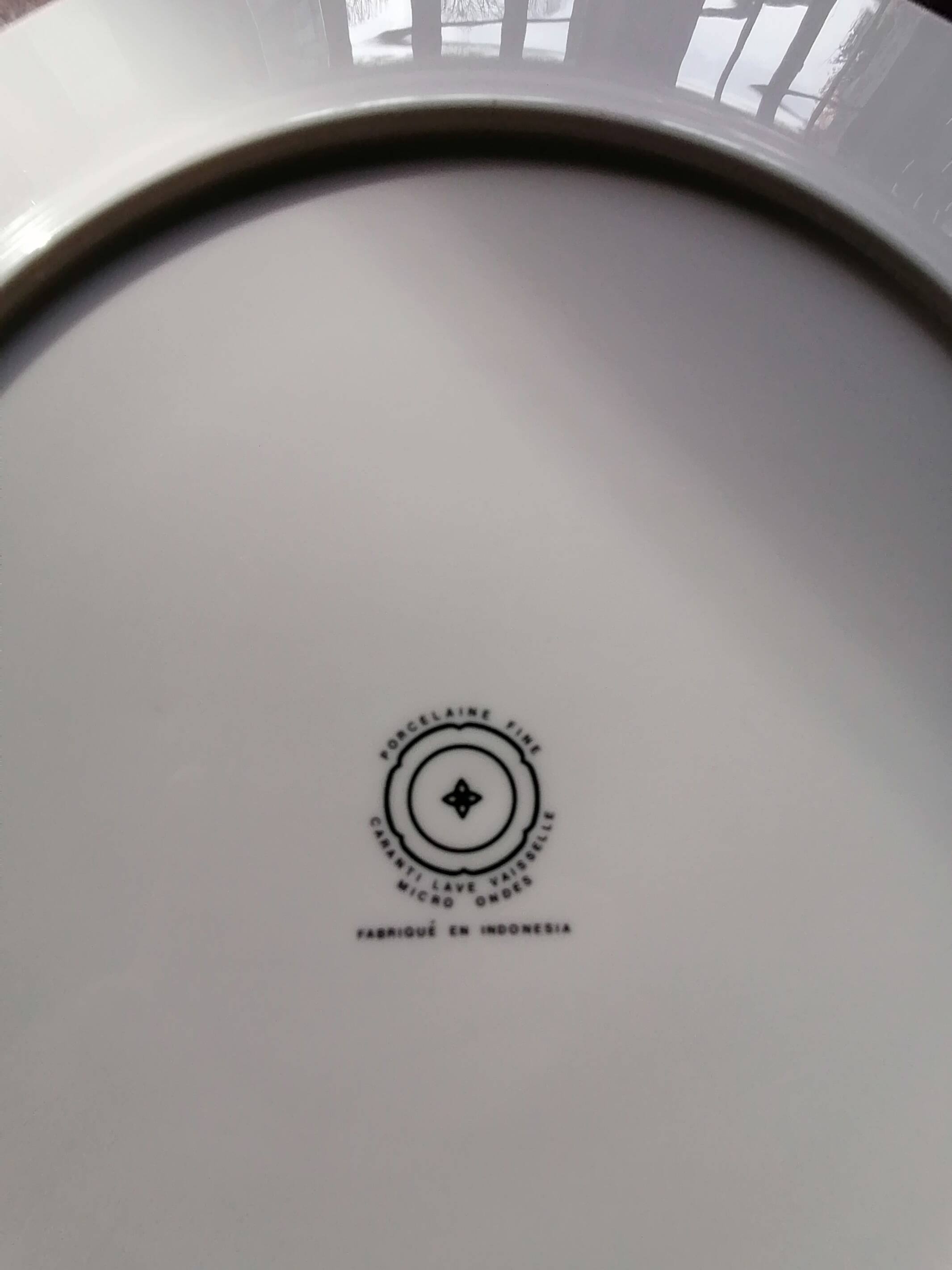 Set of 2 x 12 fine porcelain plates, dinner and dessert plates - Basket