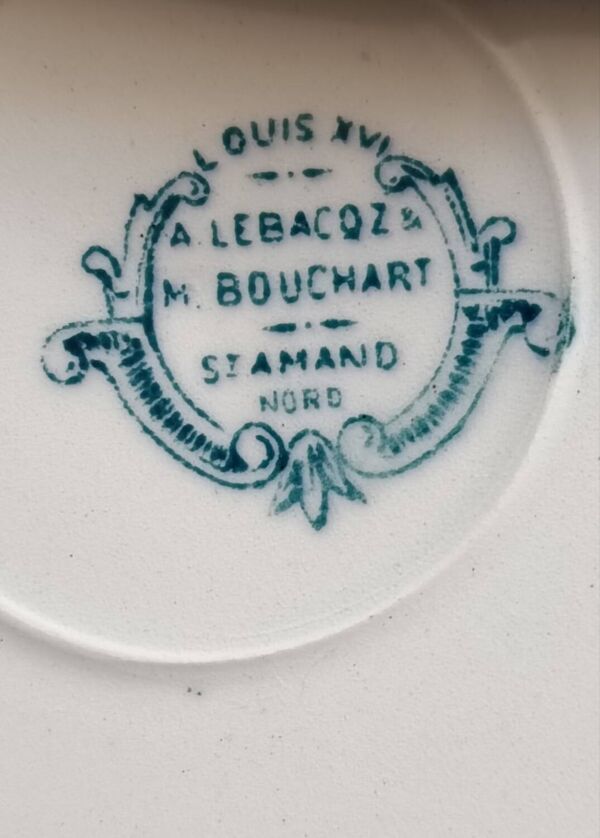 6 assiettes Saint Amand modèle Louis XVI