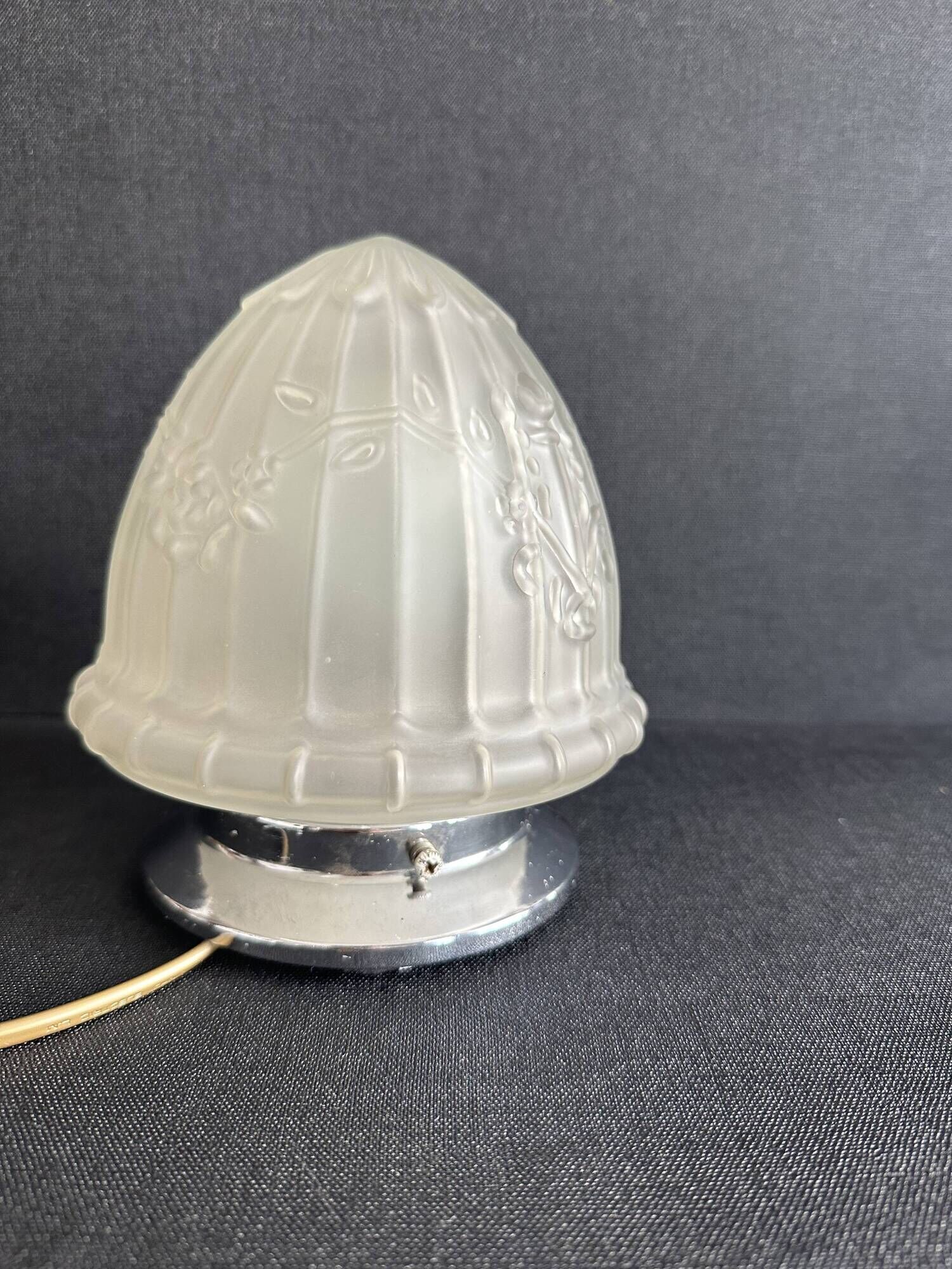 Small table lamp or Art Deco ceiling light from the 1930s in frosted glass.