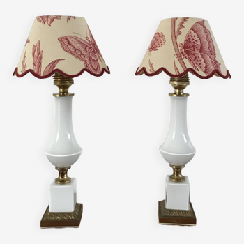 Paire de lampes de chevet en opaline et laiton abat-jours toile de jouy 1950