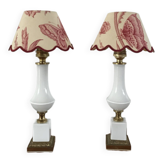 Paire de lampes de chevet en opaline et laiton abat-jours toile de jouy 1950