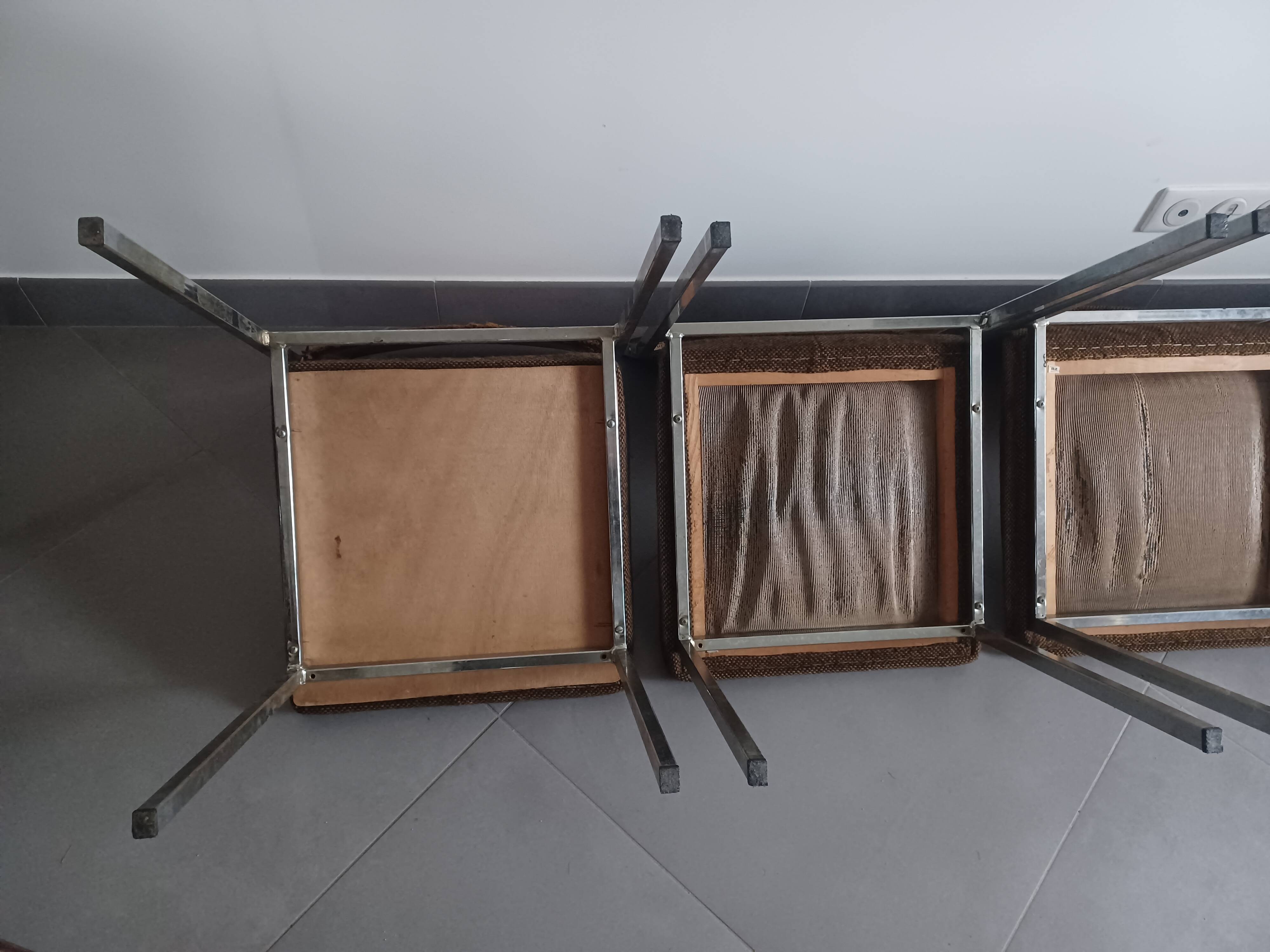 Five chairs in chromed metal and mottled fabric