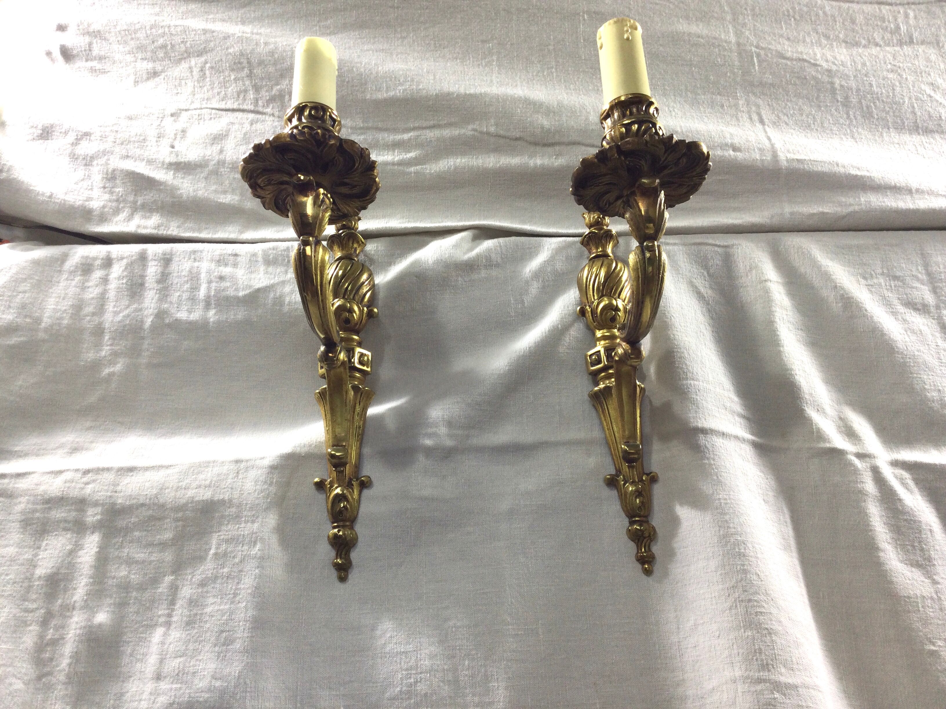 Pair of 1-light bronze wall lamp