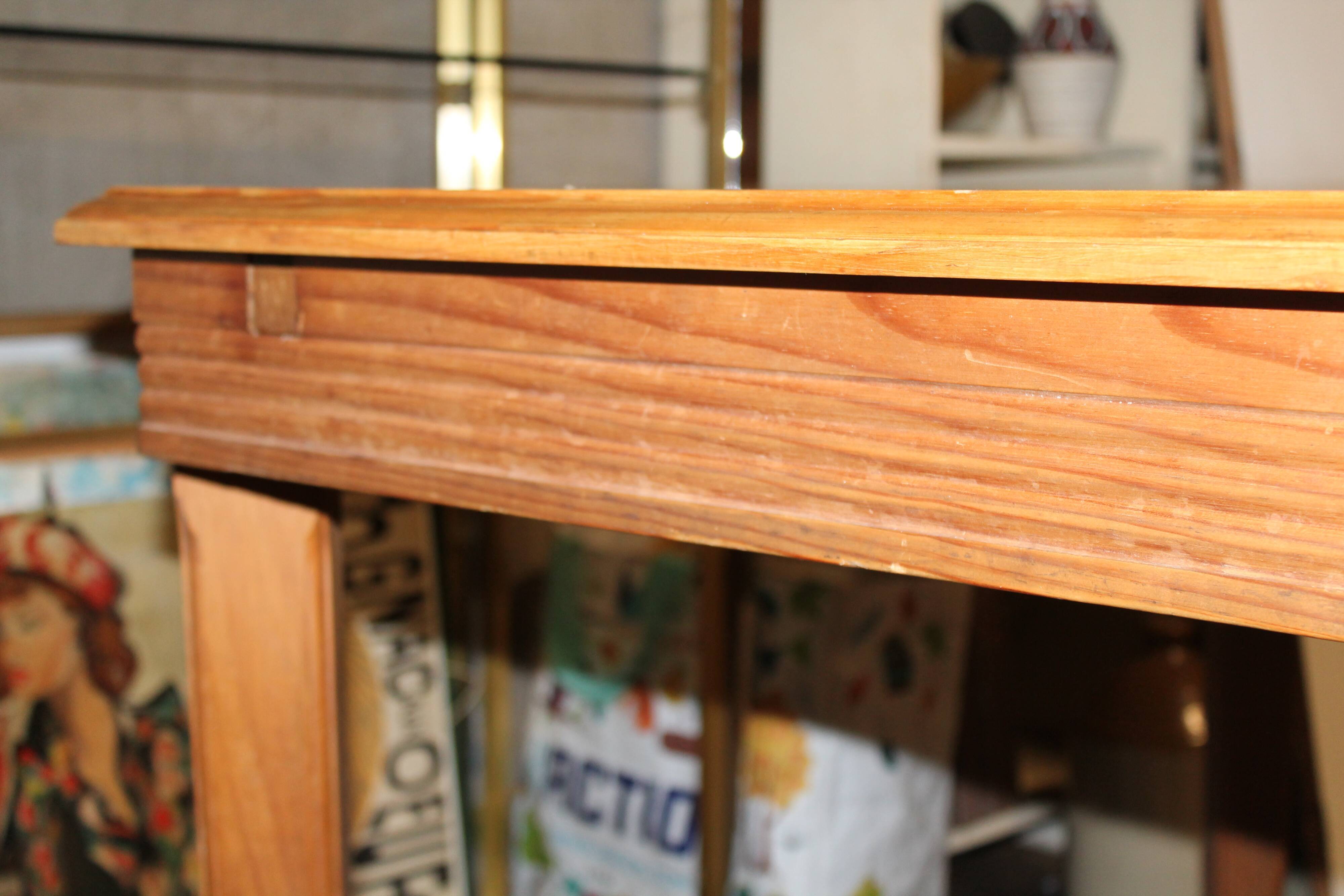 Solid pine stretch table