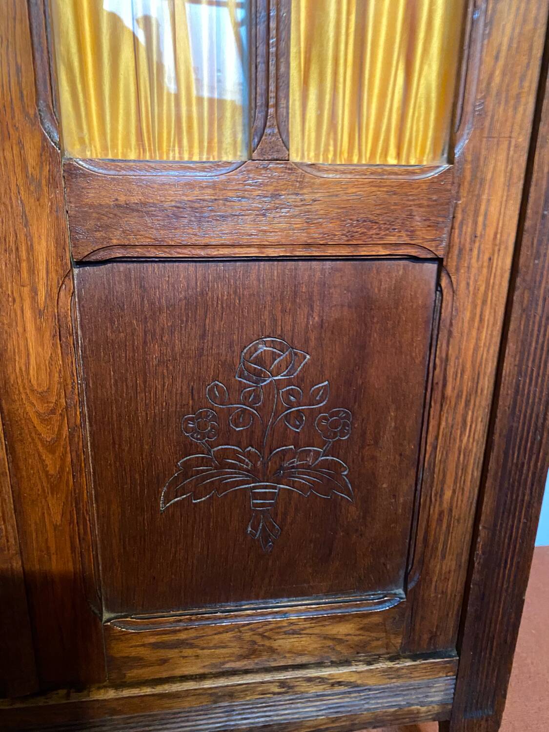 Small Parisian wardrobe