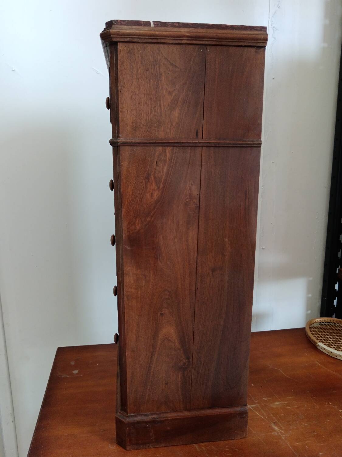 Antique sideboard with 1 drawer and 1 trompe l'oeil drawer door
