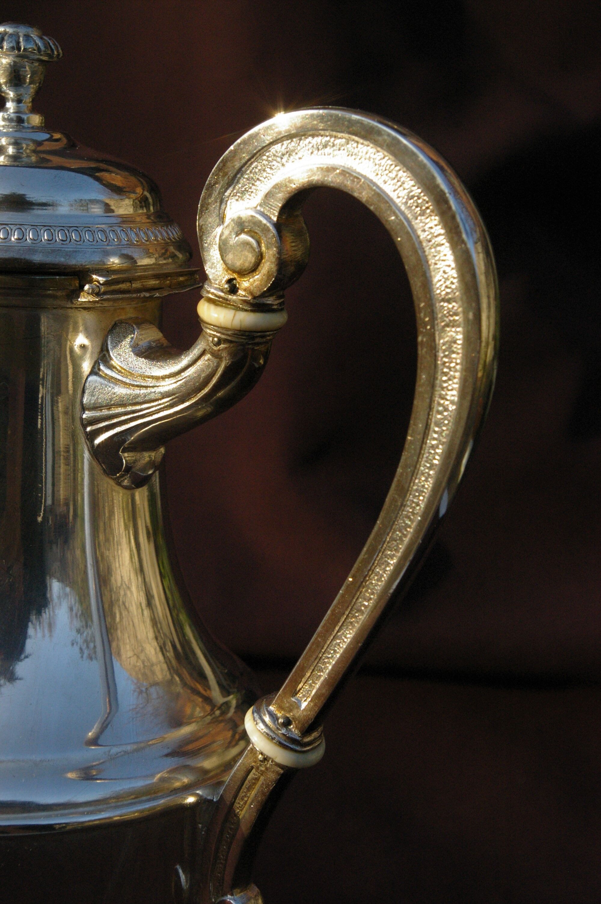 Pourer Coffee maker in Silver Metal model Shell