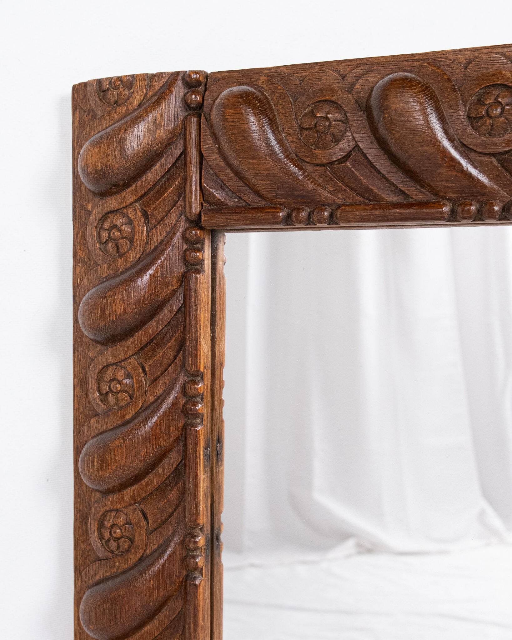 Miroir en bois sculpté style Seiz Breur, Bretagne, France, début XXe siècle