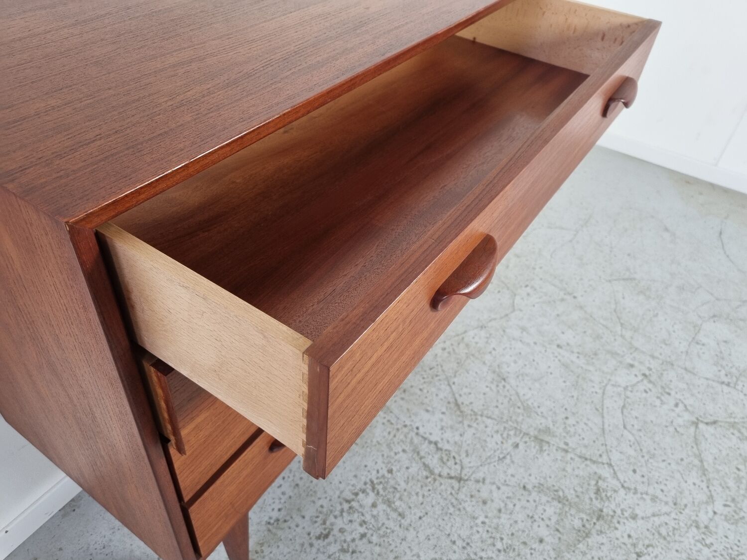 Commode danoise en teck années 60